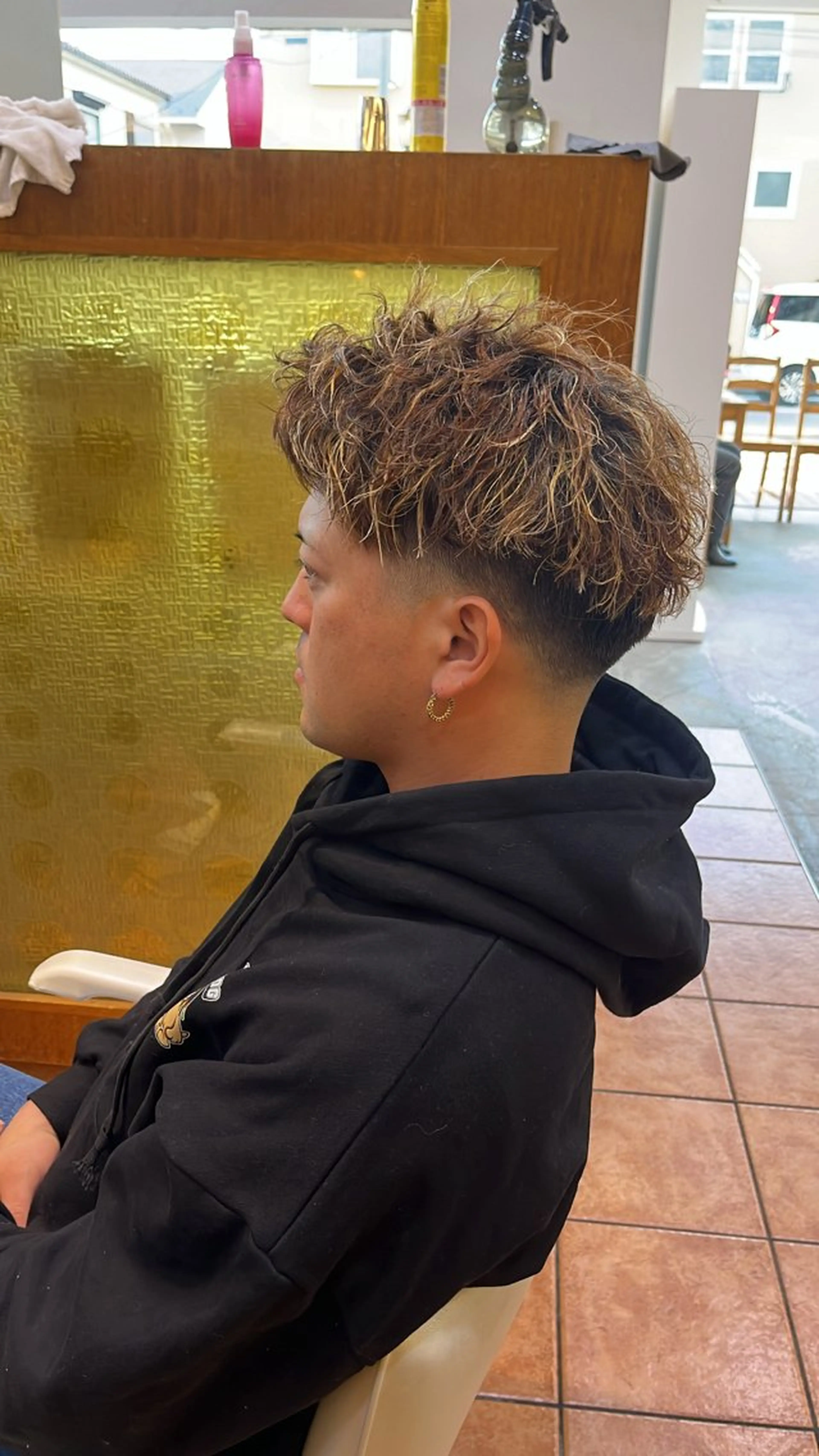 ショート パーマ メンズ フェードカット メンズパーマ メンズツイストパーマ ツイストパーマ カット パーマ トリートメント STAGE所属・ニュアンスパーマ/ 本厚木/NAOAKIのヘアスタイル