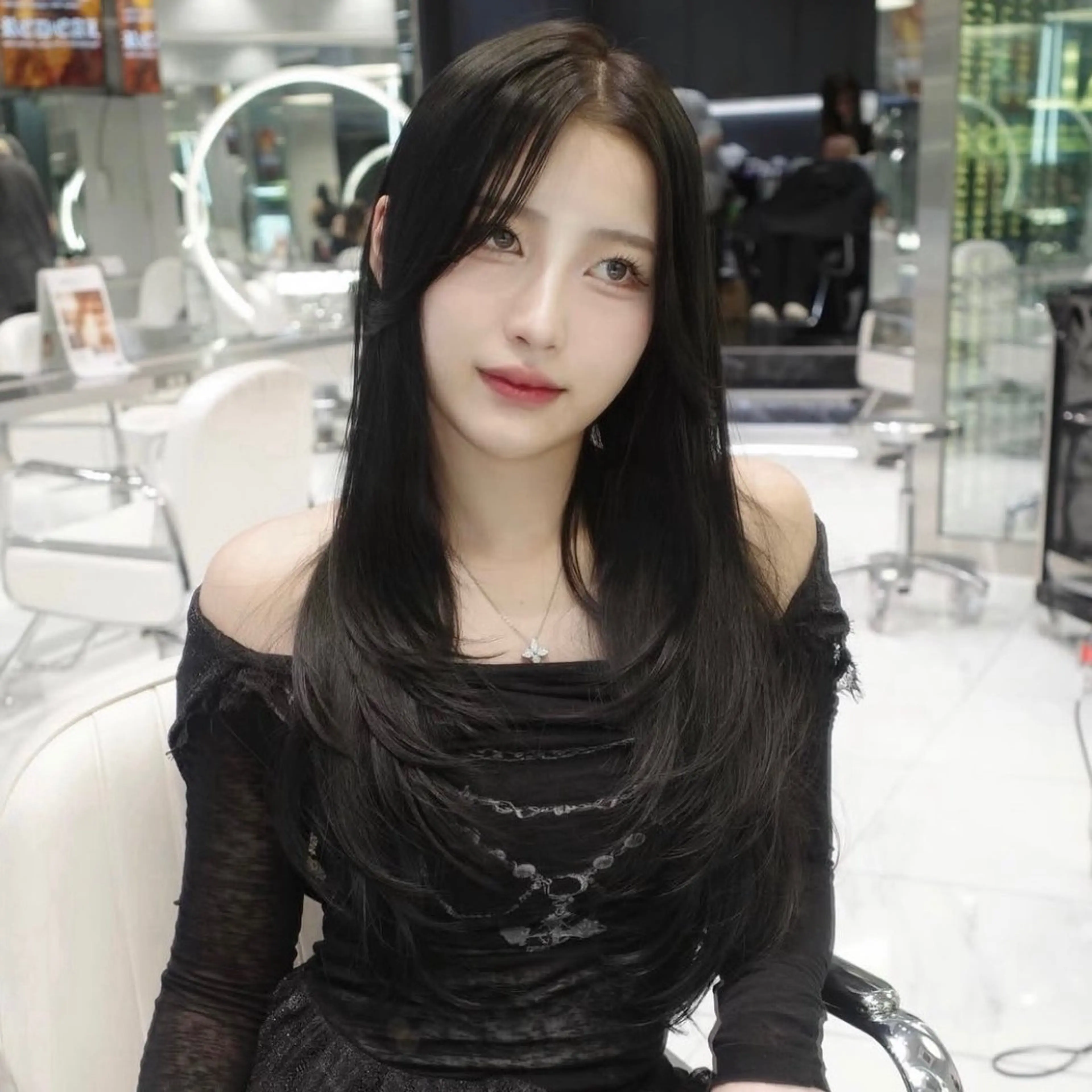 ロング くびれヘア 顔周りカット ハイレイヤー 韓国風ヘア レイヤーカット カット トリートメント がわ/ハイレイヤー /ハイトーンカラーのヘアスタイル