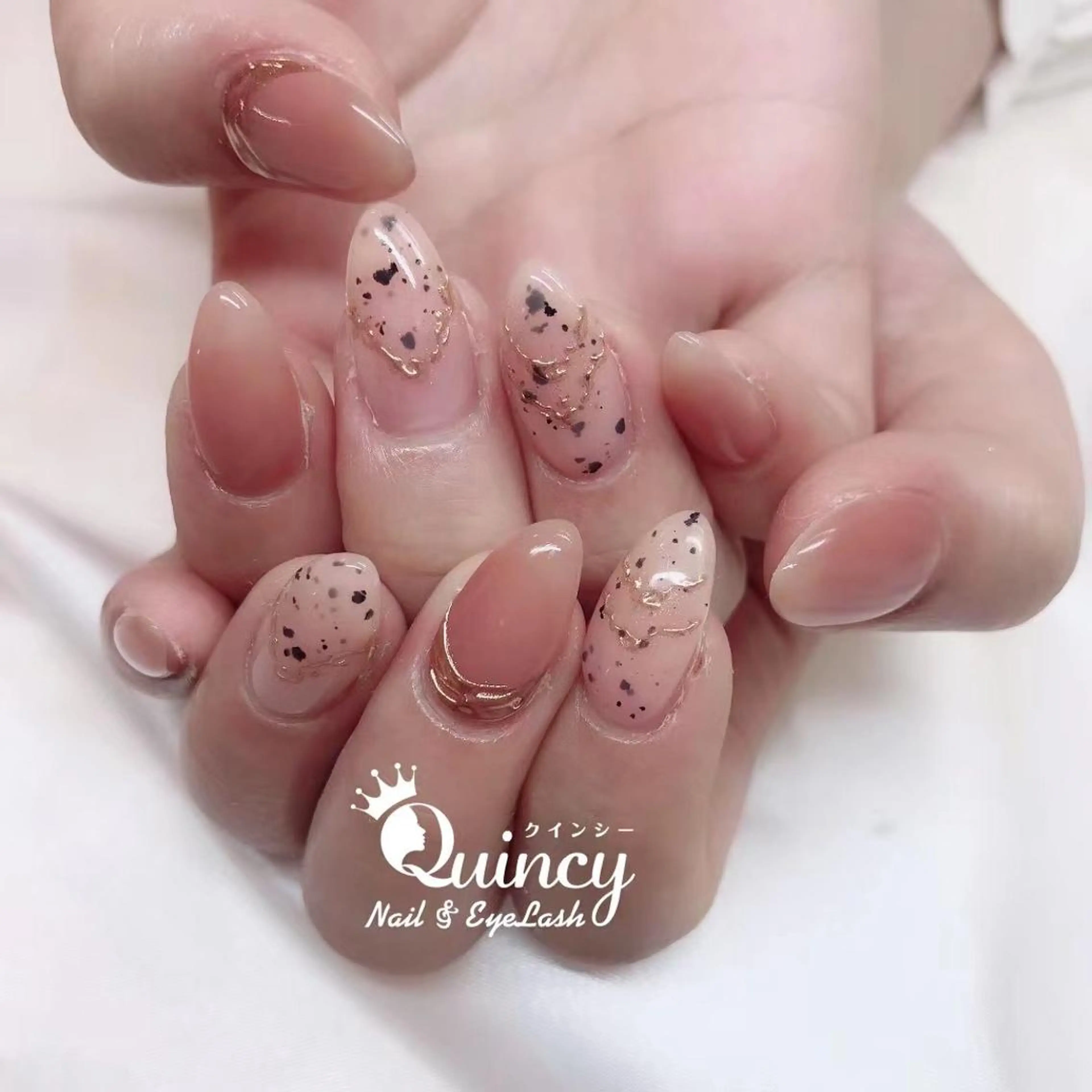 ネイル Quincy ネイル&アイラッシュのマツエク・マツパデザイン