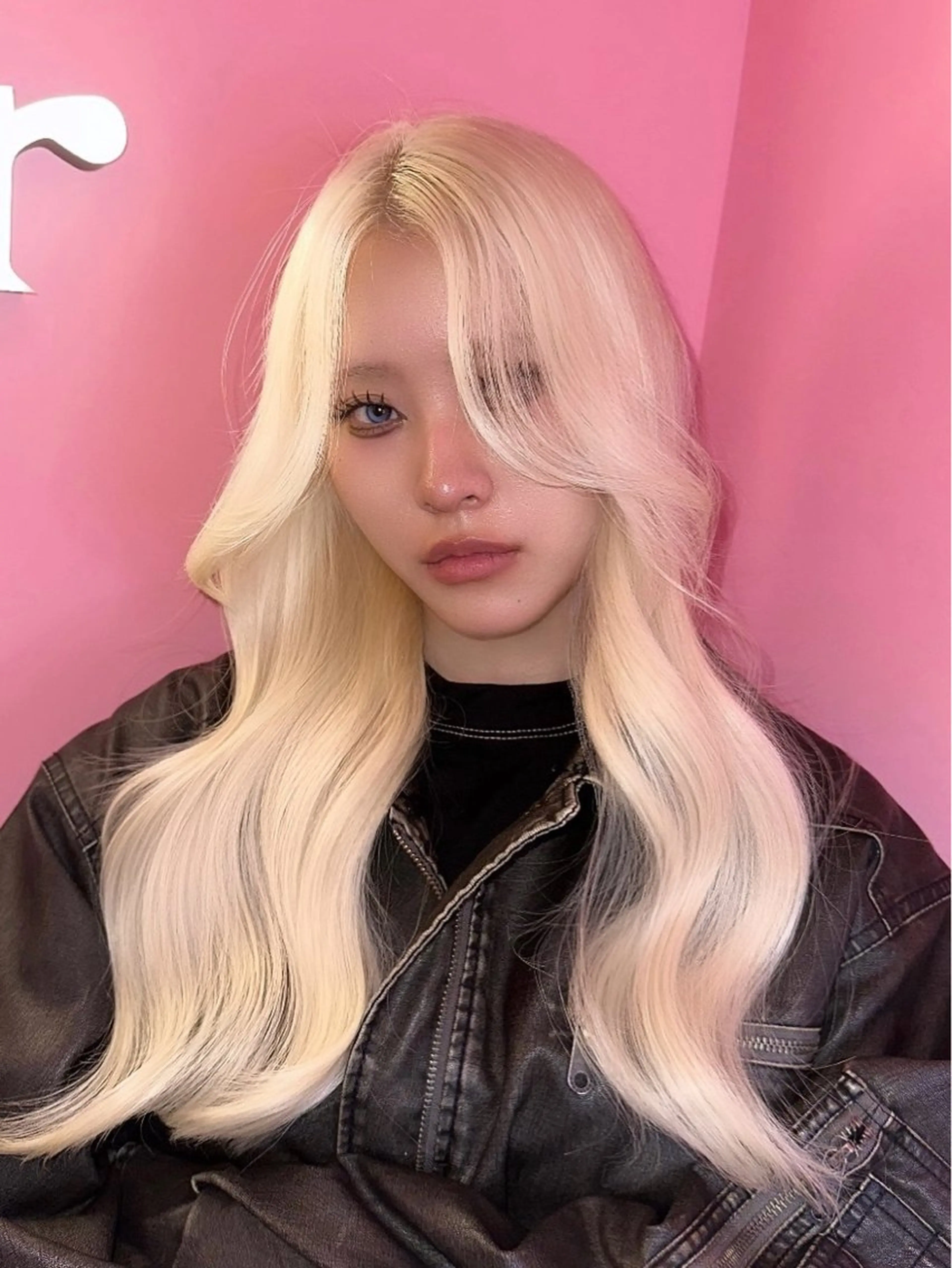 ロング sara/名古屋 ／ハイトーンのヘアスタイル