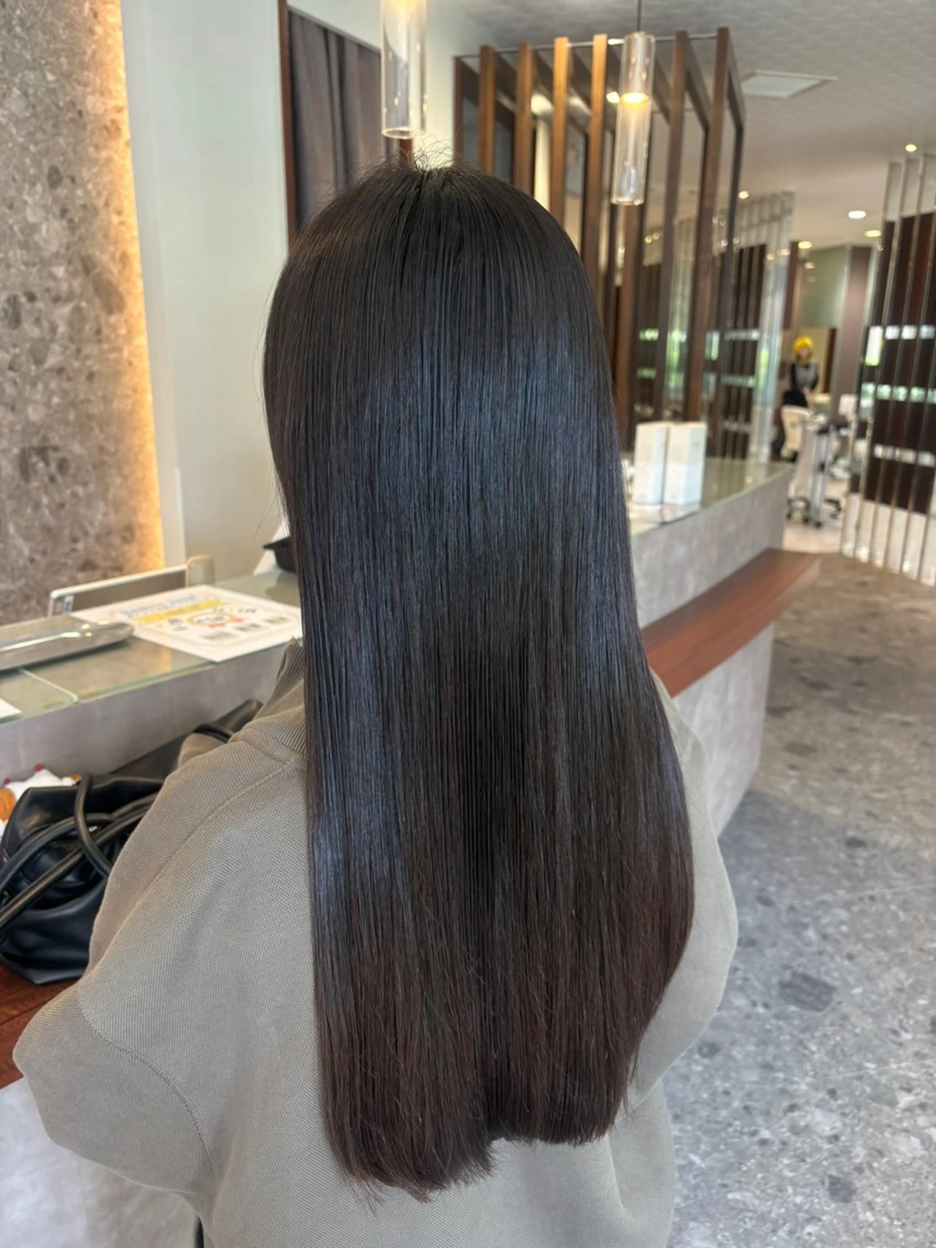 ロング カット 縮毛矯正 トリートメント 関 真理菜のヘアスタイル