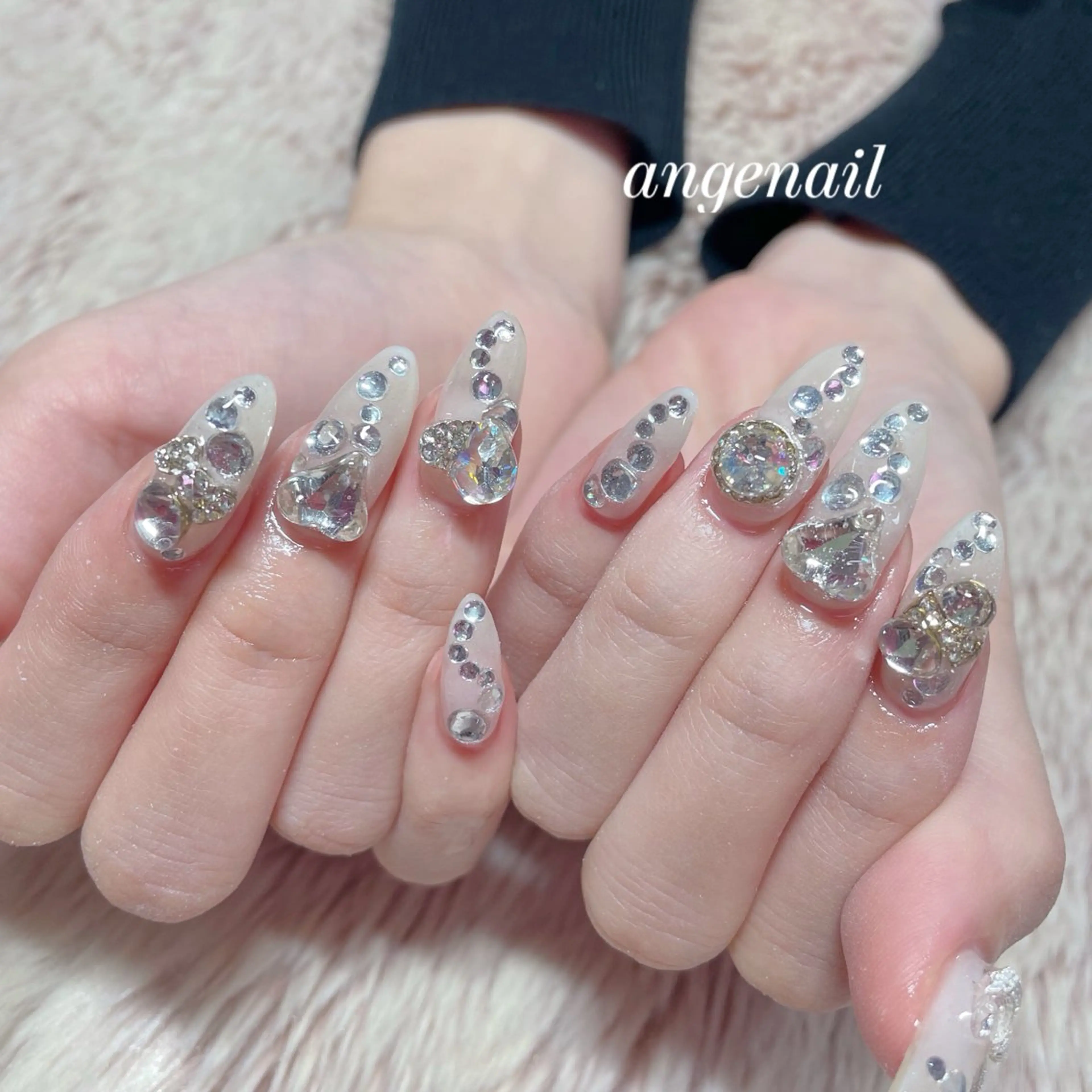 ネイル ハンドネイル オーナーネイリスト MAKIのネイルデザイン