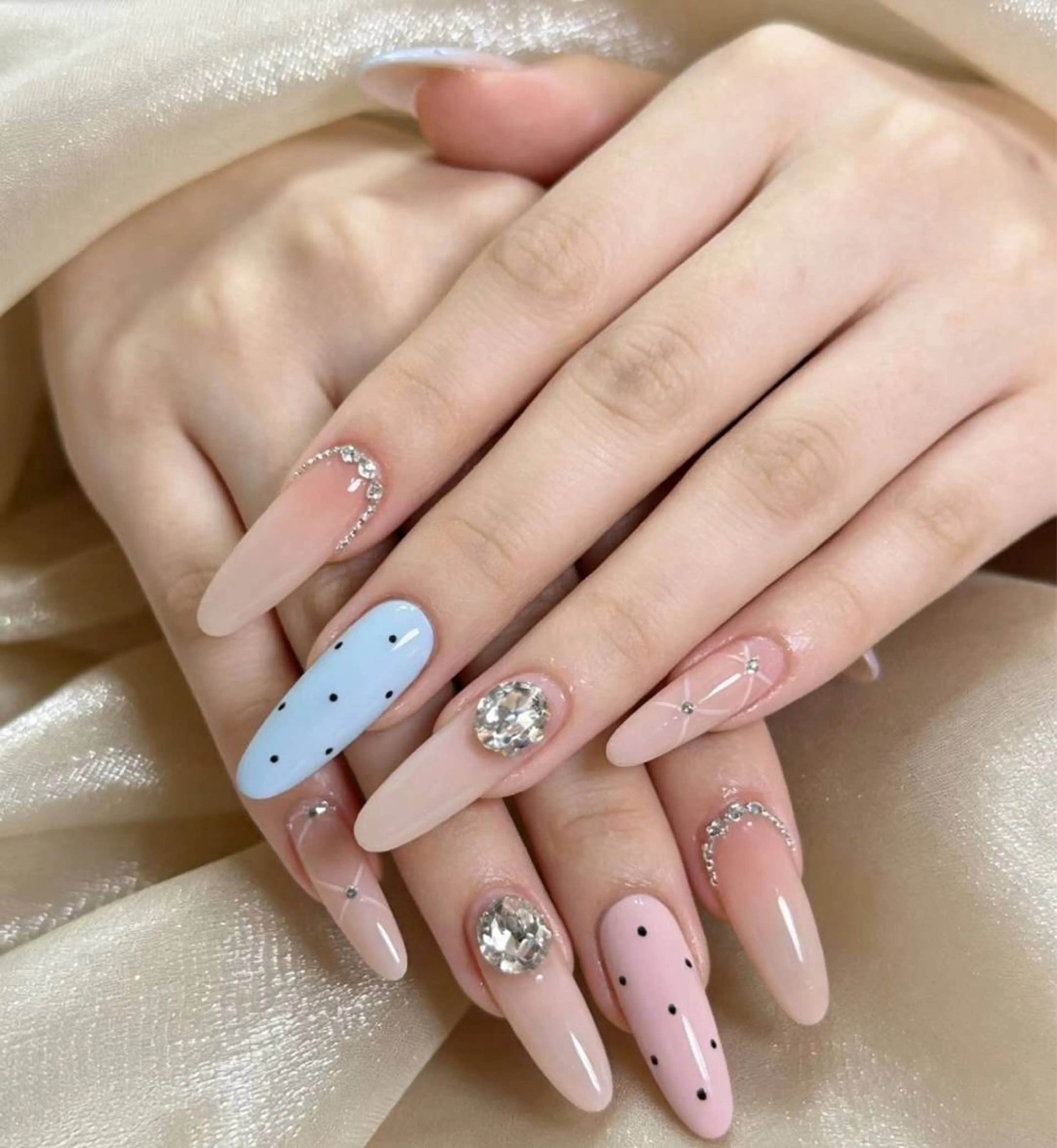 ネイル 小島 千尋のネイルデザイン