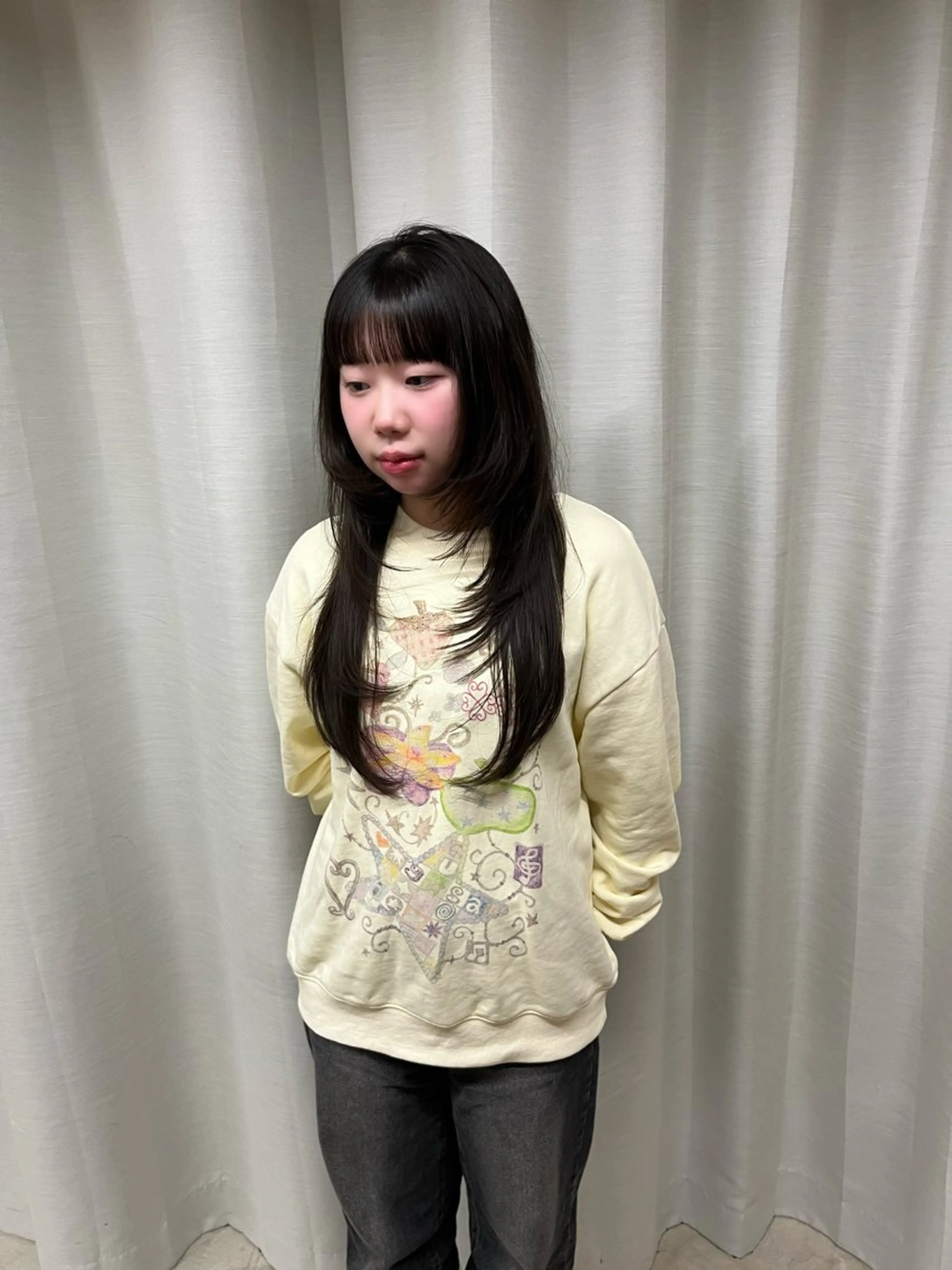 ロング レイヤーカット 中島 日菜のヘアスタイル