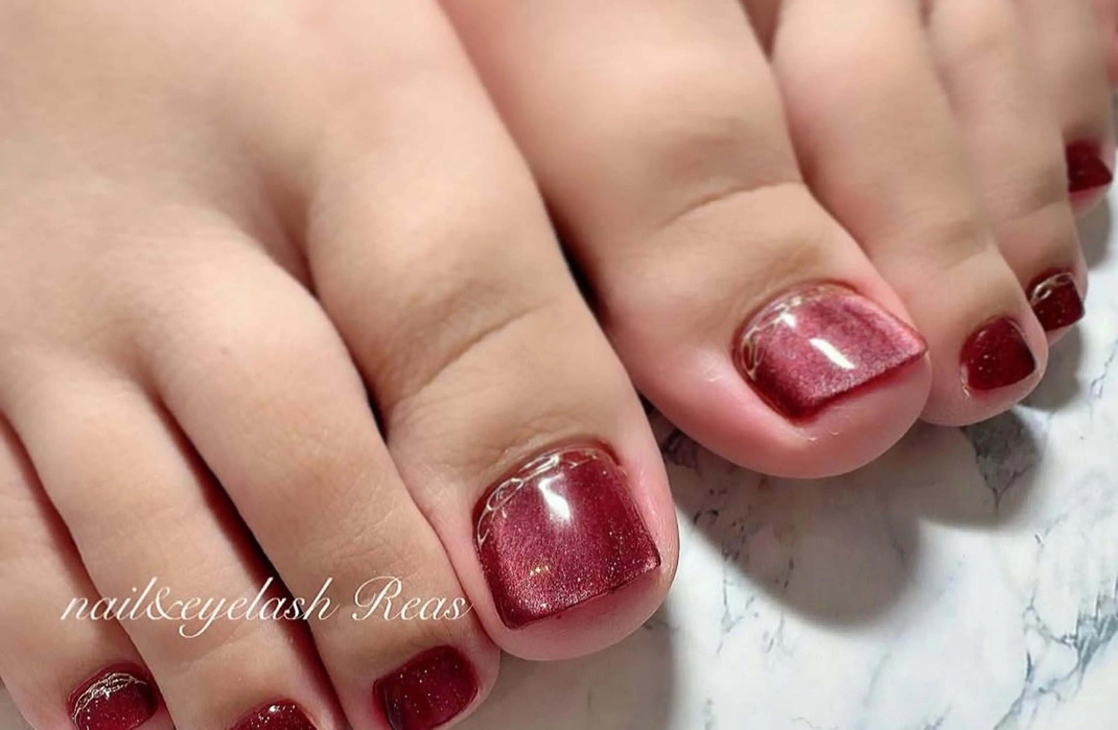 フットネイル　ワンカラー、ラメグラデーション（オフなし）の写真