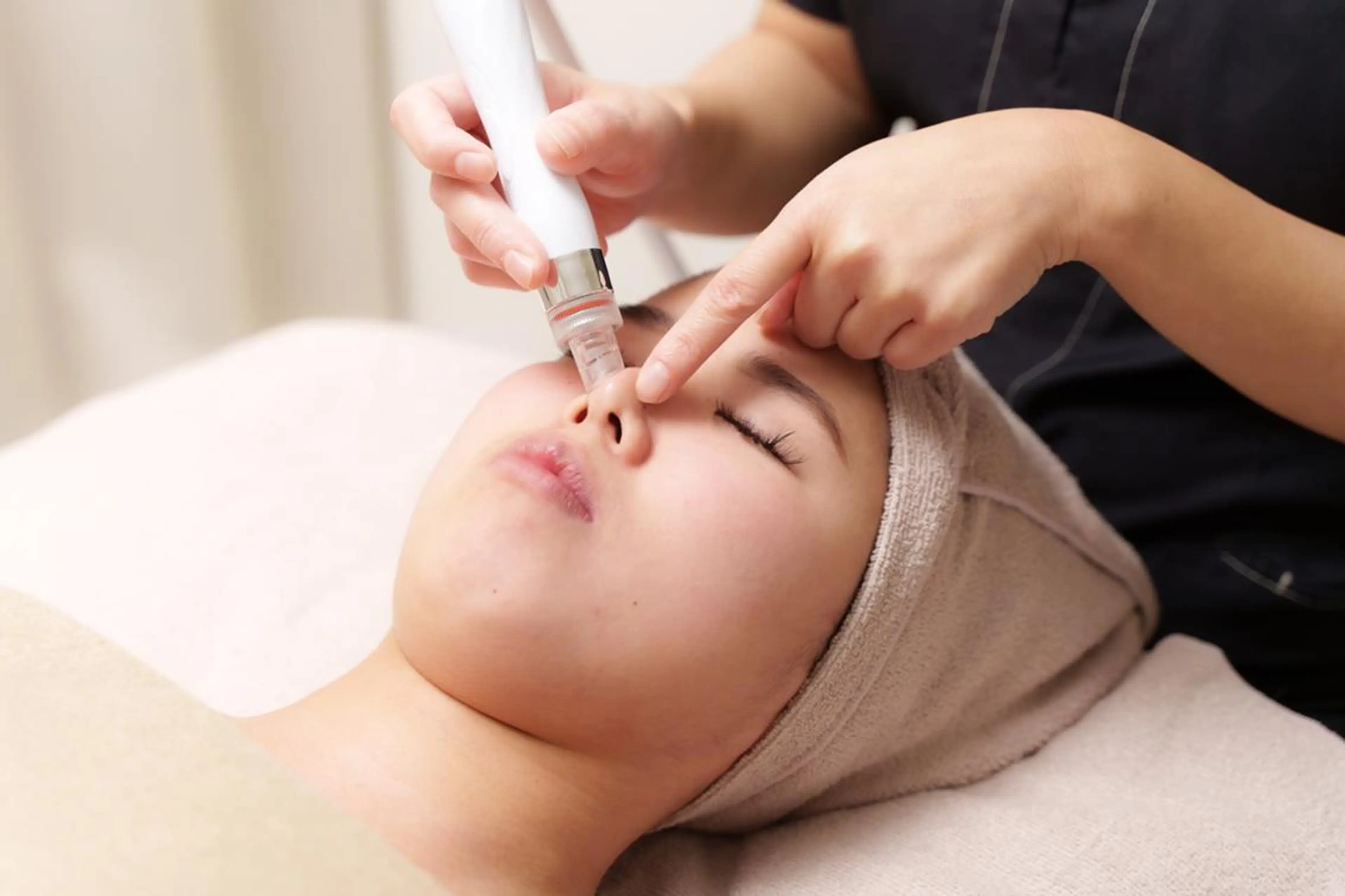 【毛穴&小顔】ハイドラ毛穴洗浄&たるみ改善小顔¥6900の写真