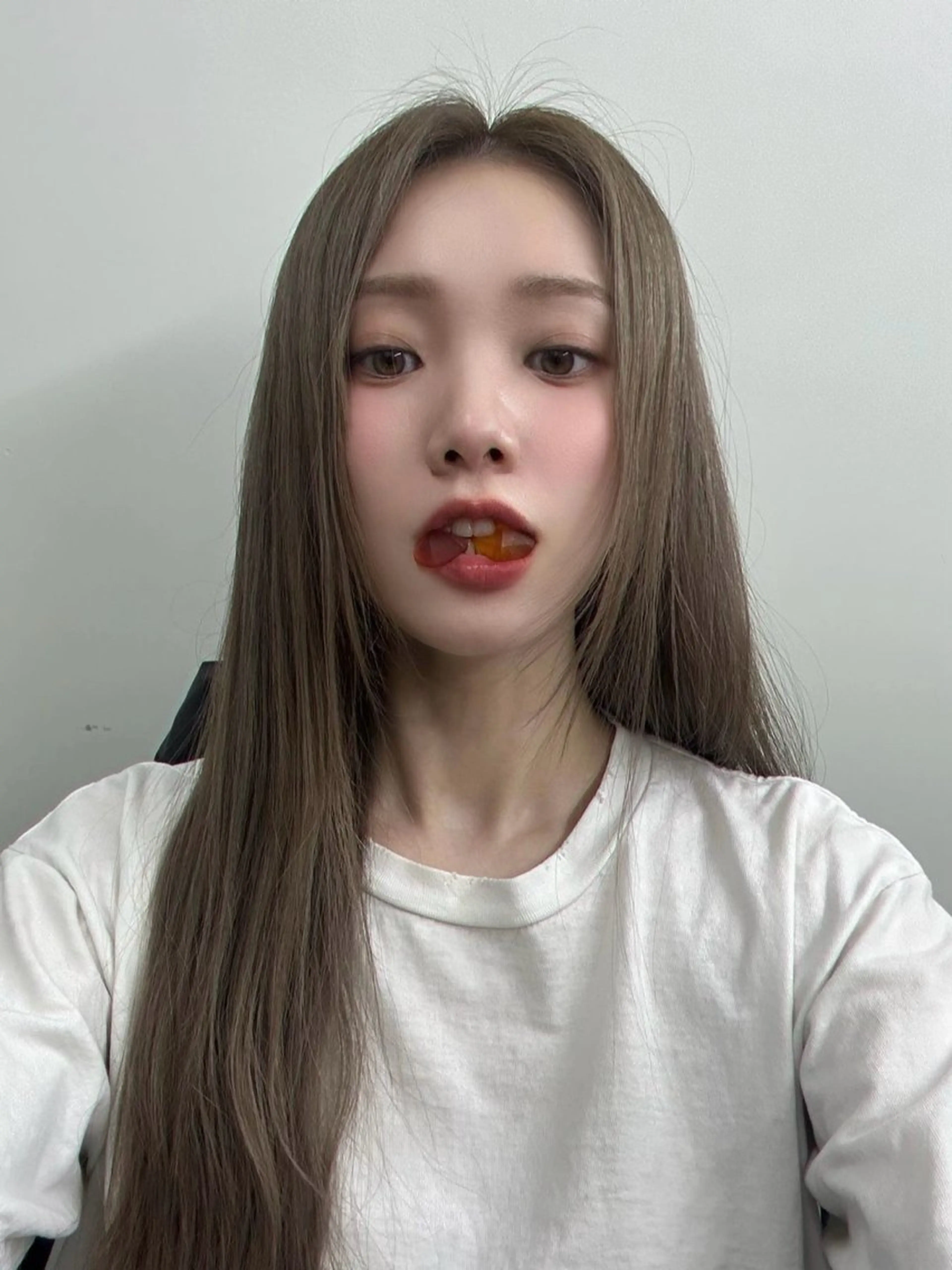 ロング カラー ブリーチ ケアブリーチ 透明感カラー ダブルカラー ブリーチなしカラー nonoka オリーブ/レイヤーのヘアスタイル