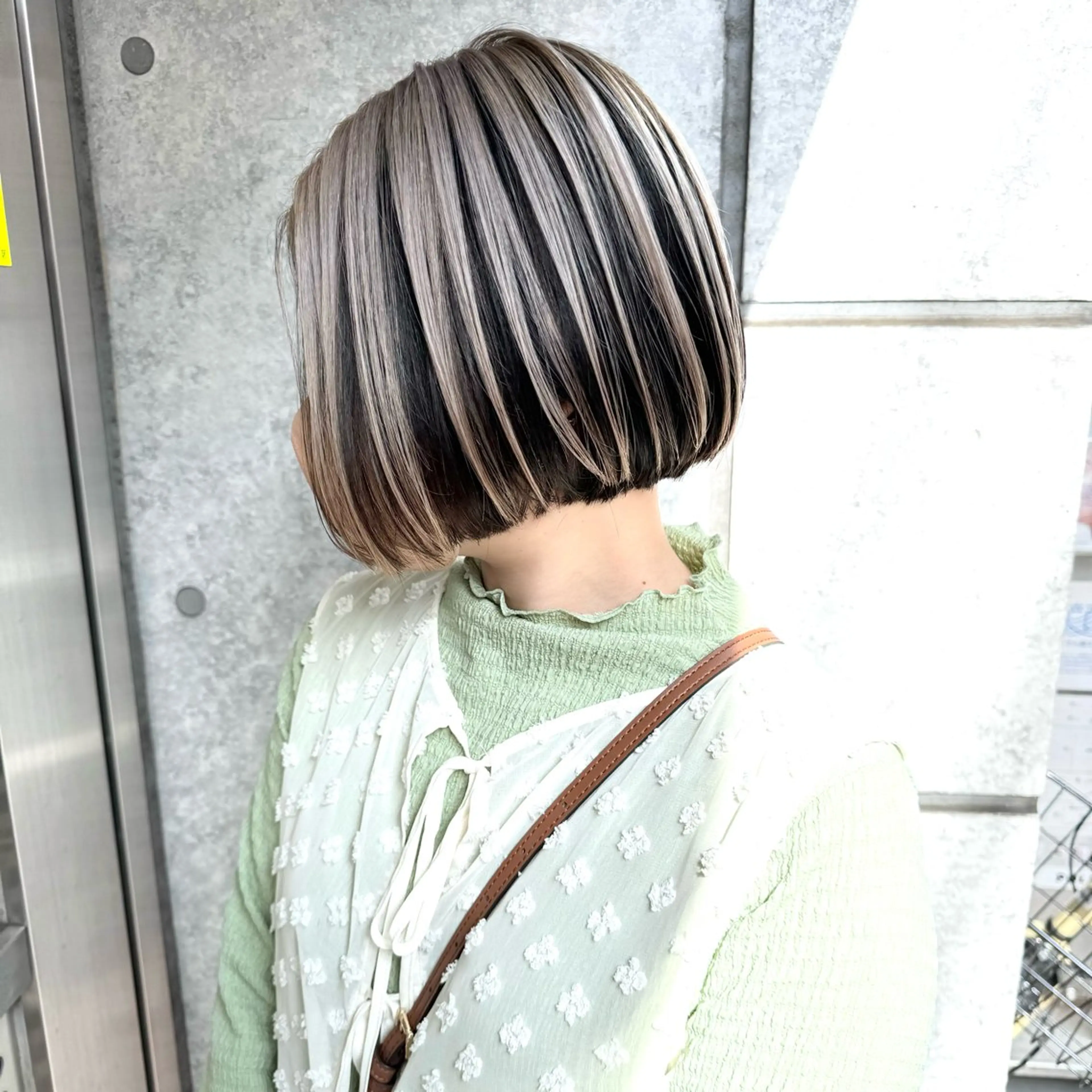 ショート カット ヘアカラー トリートメント 癖毛救済✂️ボブ /髪質改善ストレートのヘアスタイル