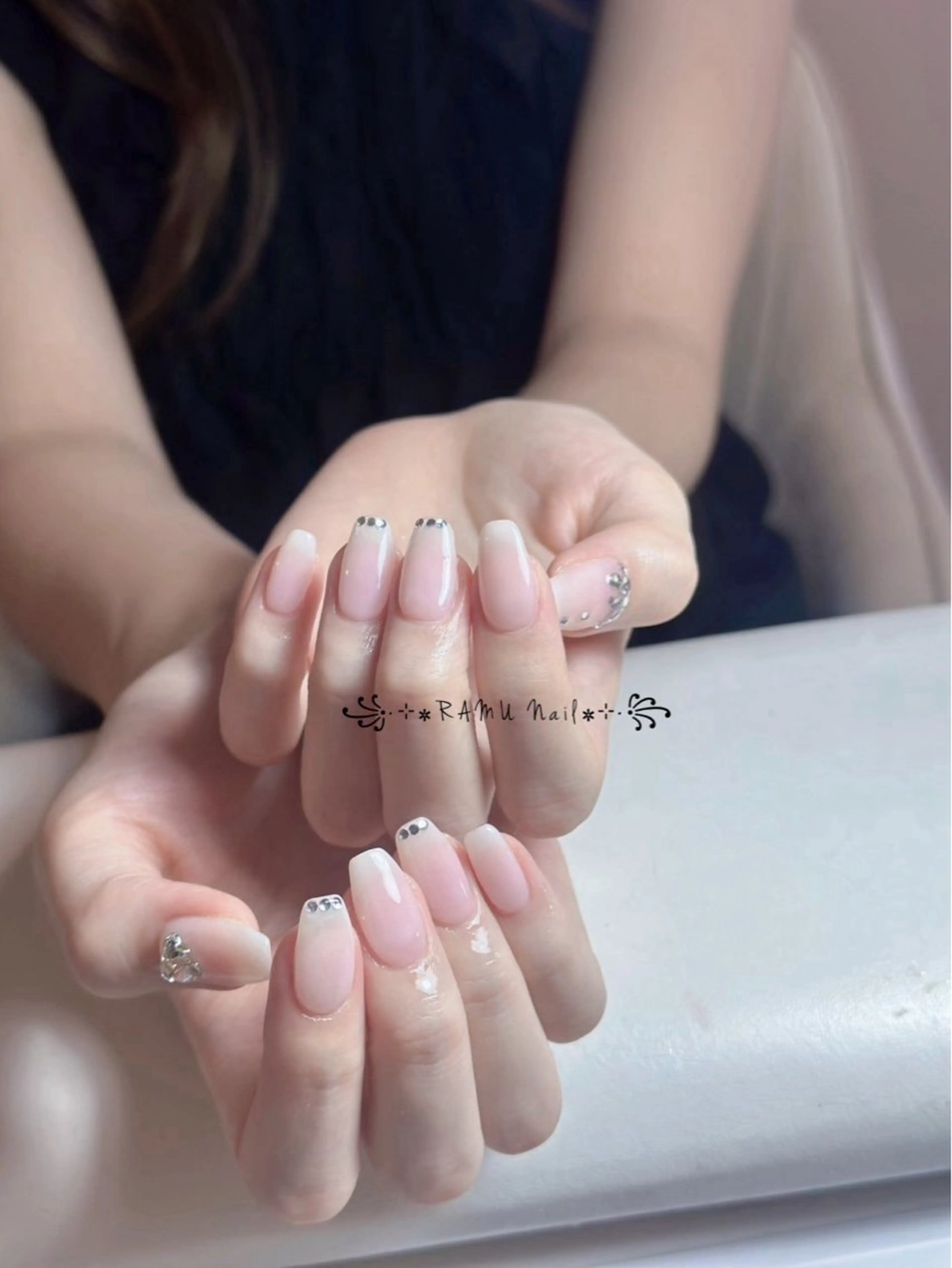 ネイル キラキラネイル マグネットネイル ミラーネイル ピンク 夏ネイル ハンドネイル RAMU Nail 恵比寿店のネイルデザイン