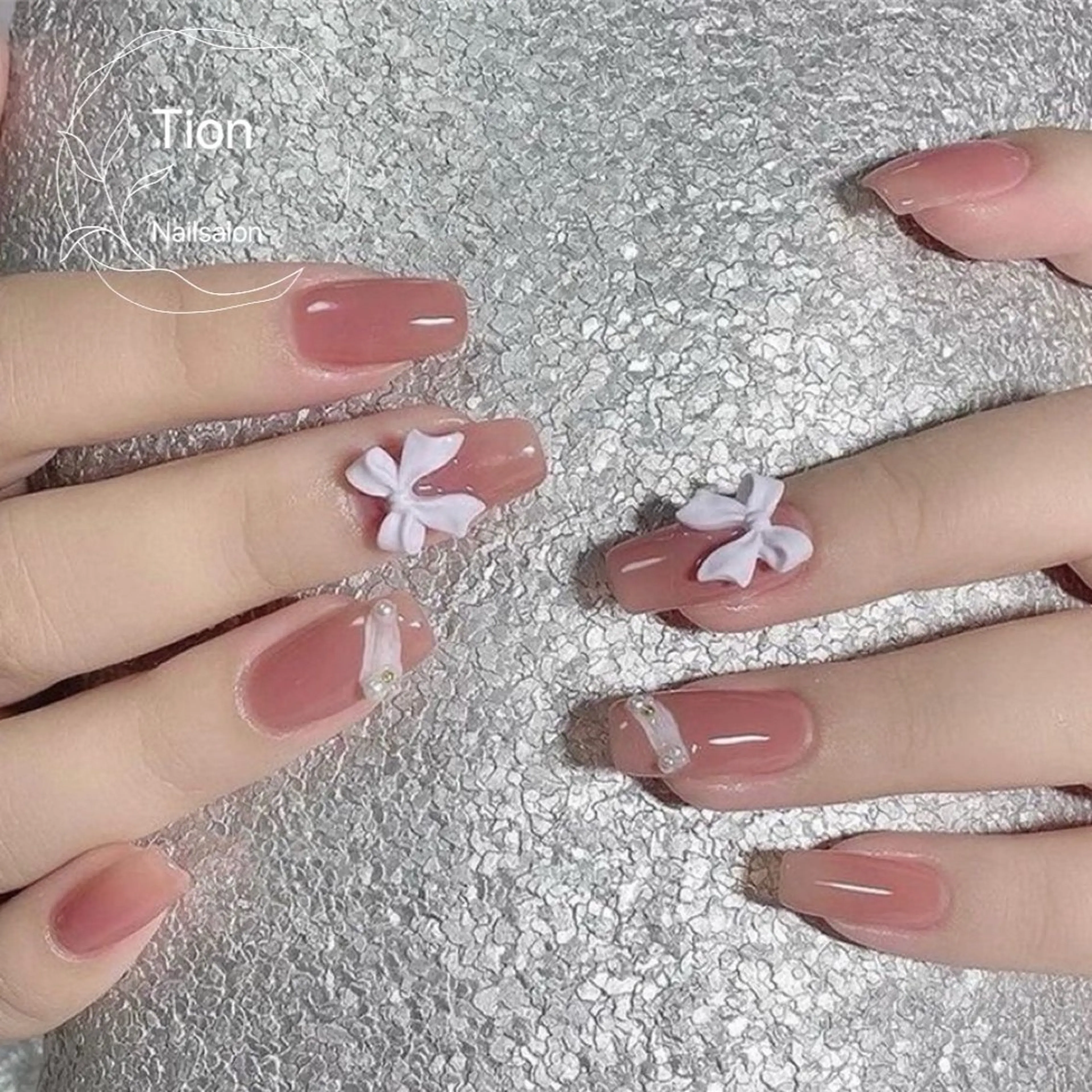 ネイル チークネイル 長さ出し フットネイル フレンチネイル ジェルネイル Nailsalin Tion 浦和店のネイルデザイン