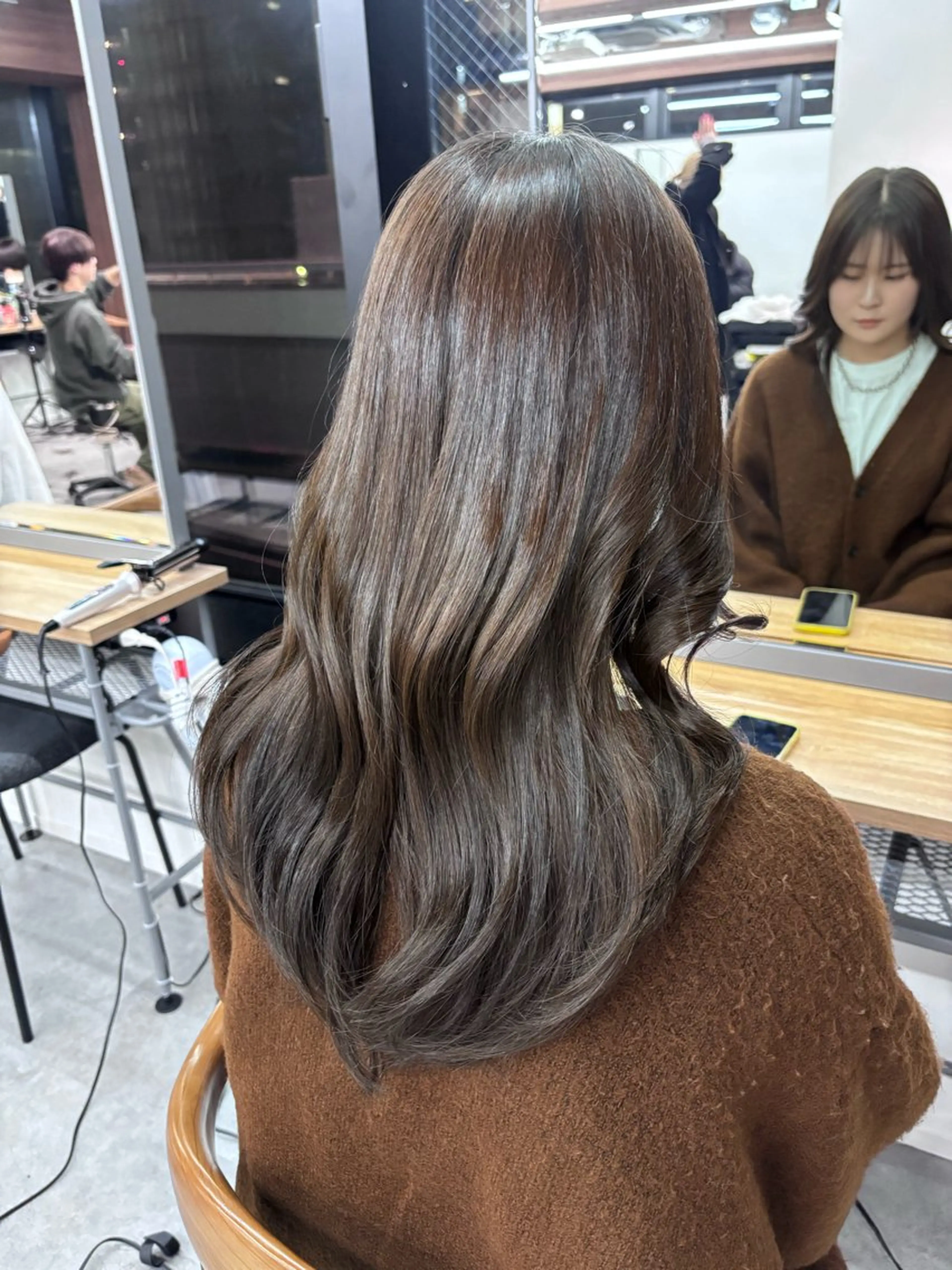ロング ♥韓国レイヤー/透明 感カラー/目黒慎太郎のヘアスタイル