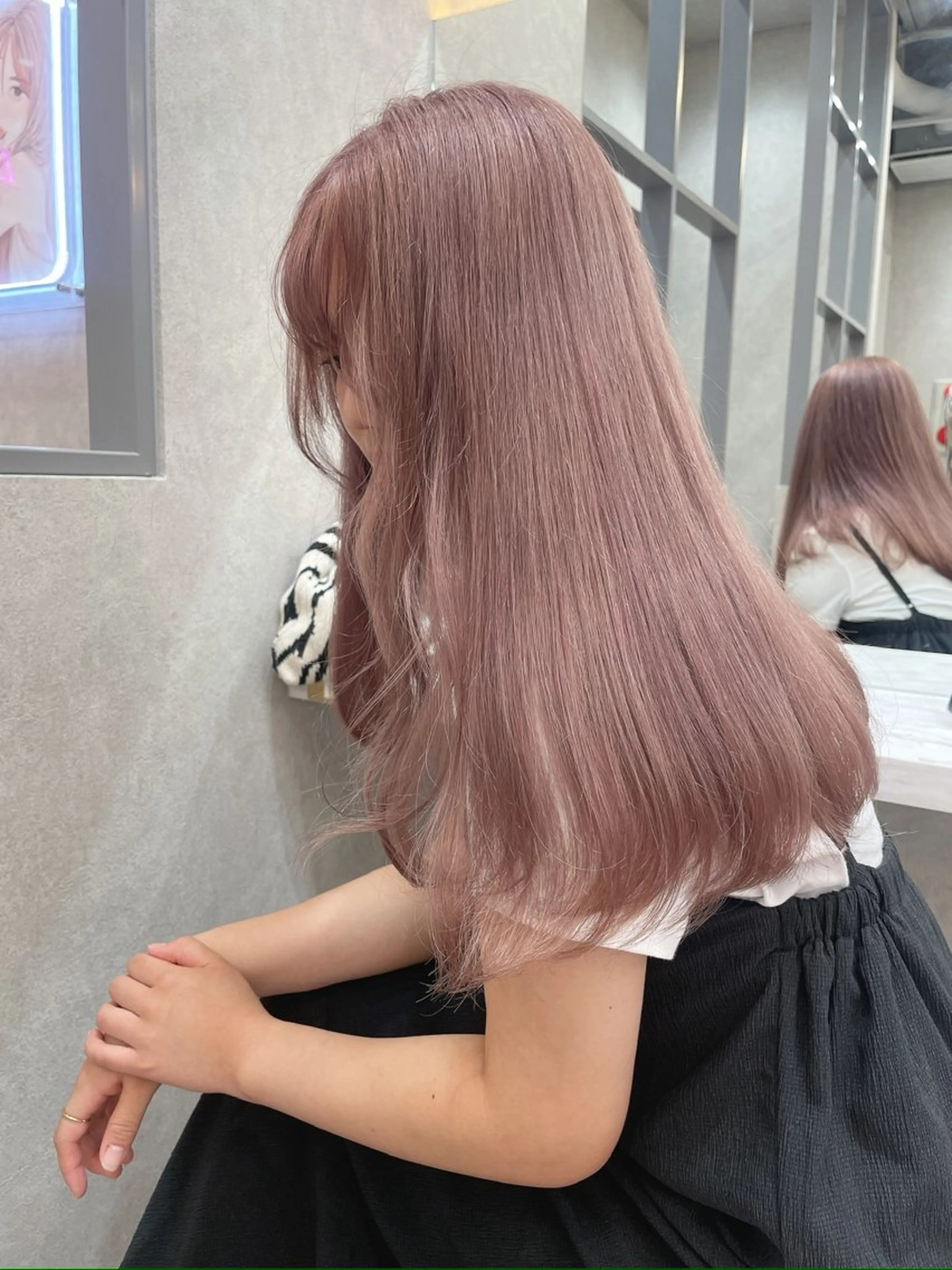 ロング カット ヘアカラー トリートメント karin ボブハイトーンのヘアスタイル