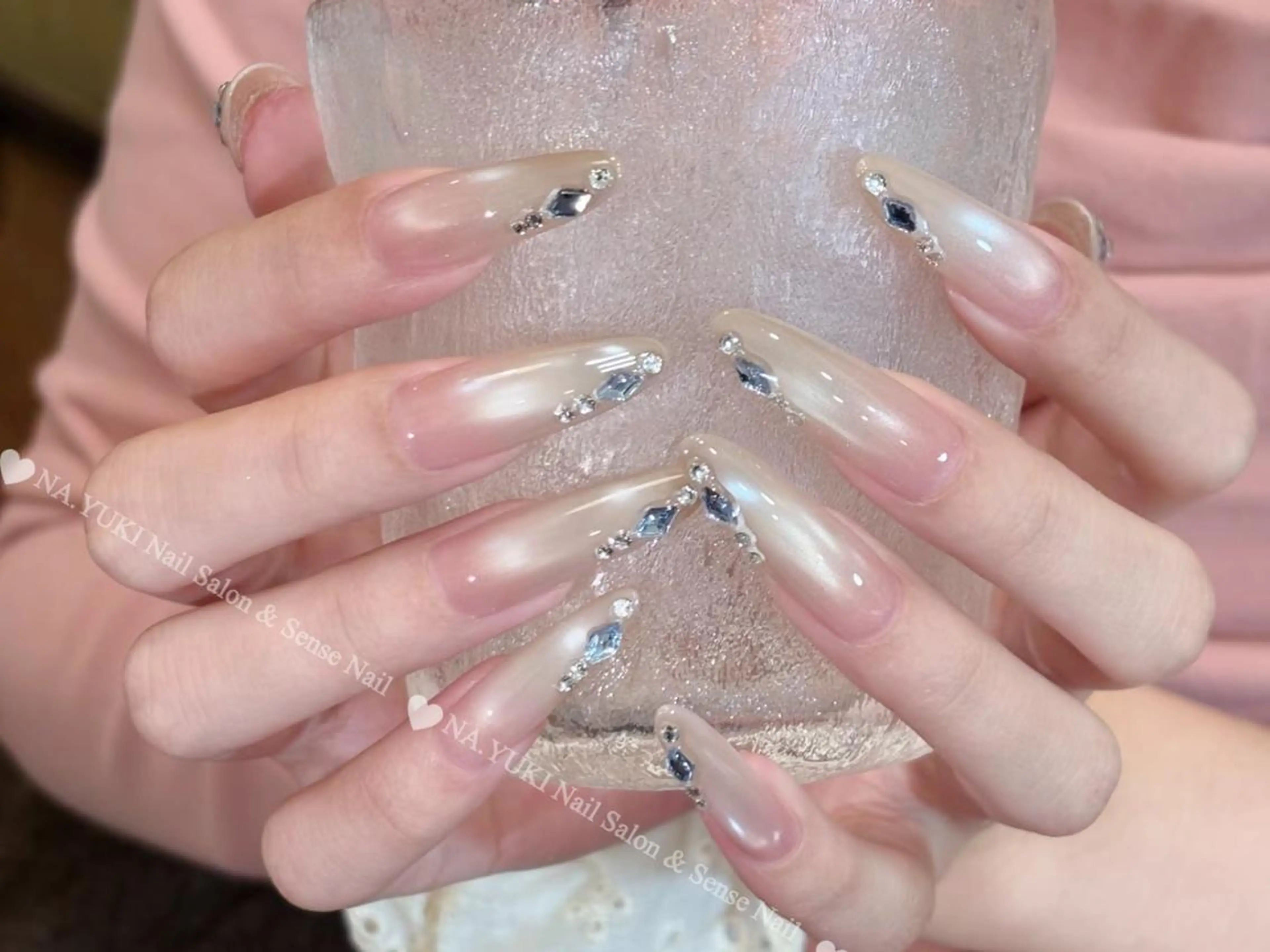 ネイル 🦋 Queenieのネイルデザイン