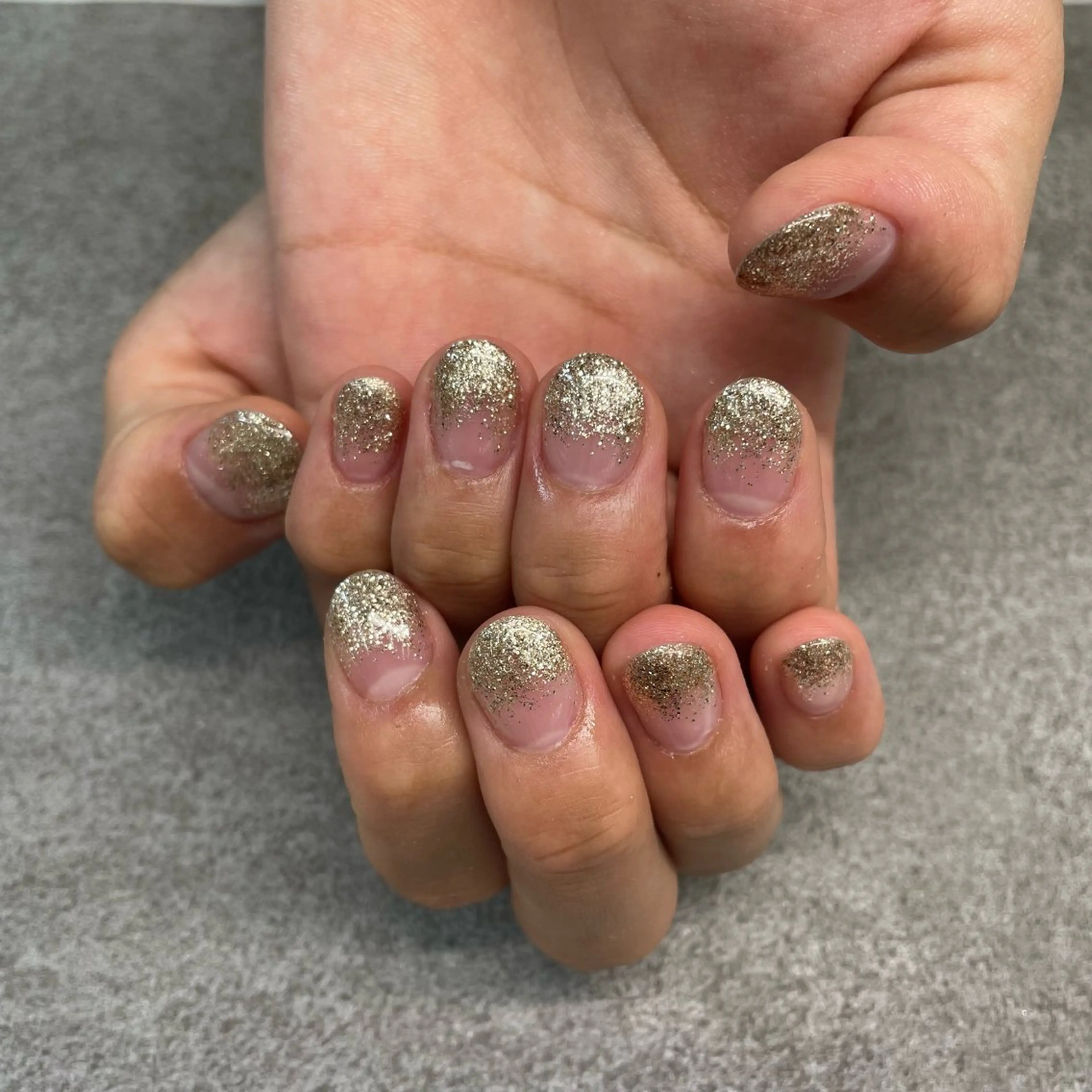 ネイル クリアネイル グラデーション ラメ(グリッター) ラメグラデーション MAXKELLY ANNAのネイルデザイン