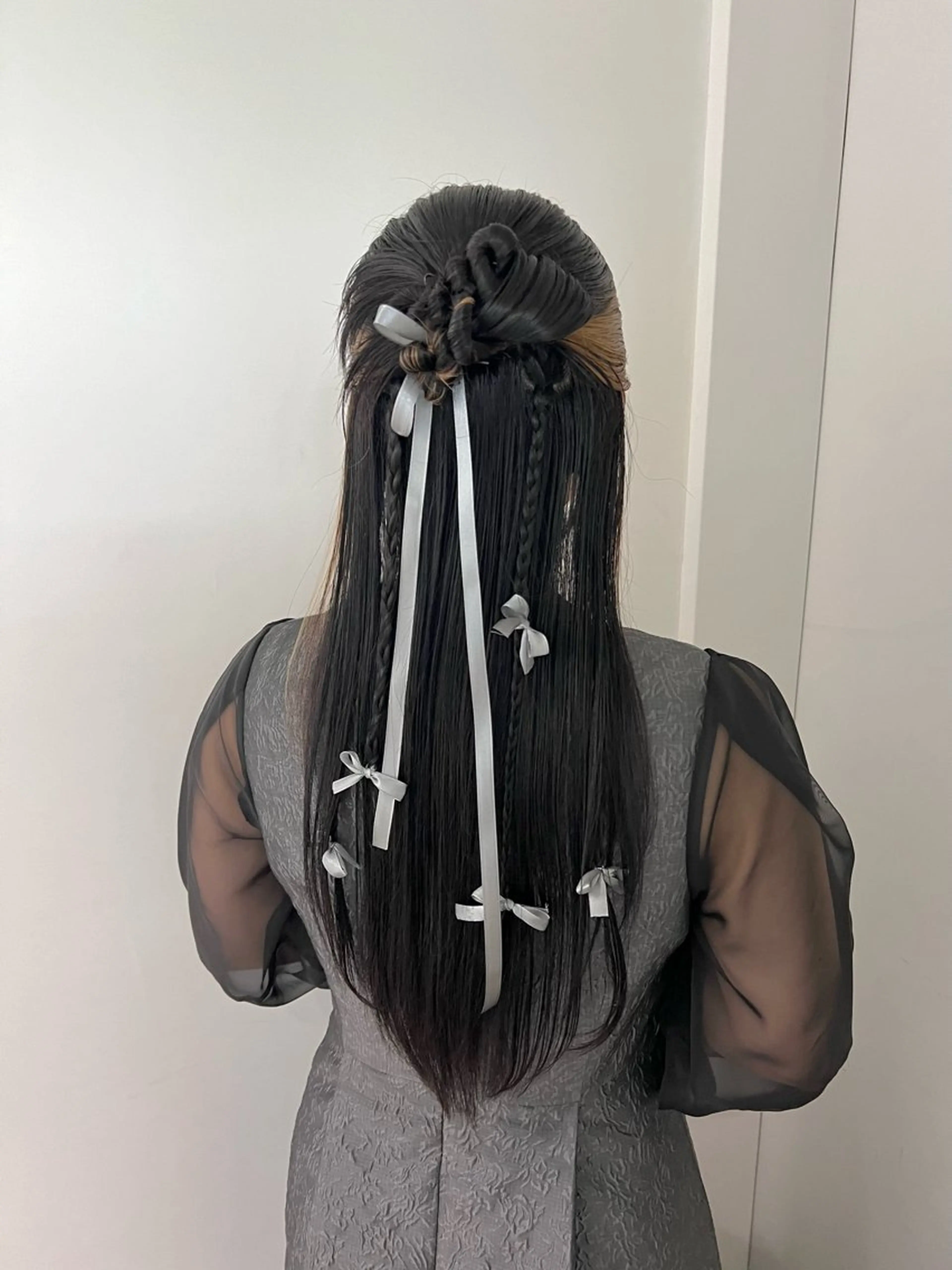 ロング ヘアアレンジ ハーフアップ 結婚式・ブライダル 韓国風ヘア ヘアセット 卒業式お呼ばれ🕊️ ヘアセット✴︎ミキのヘアスタイル