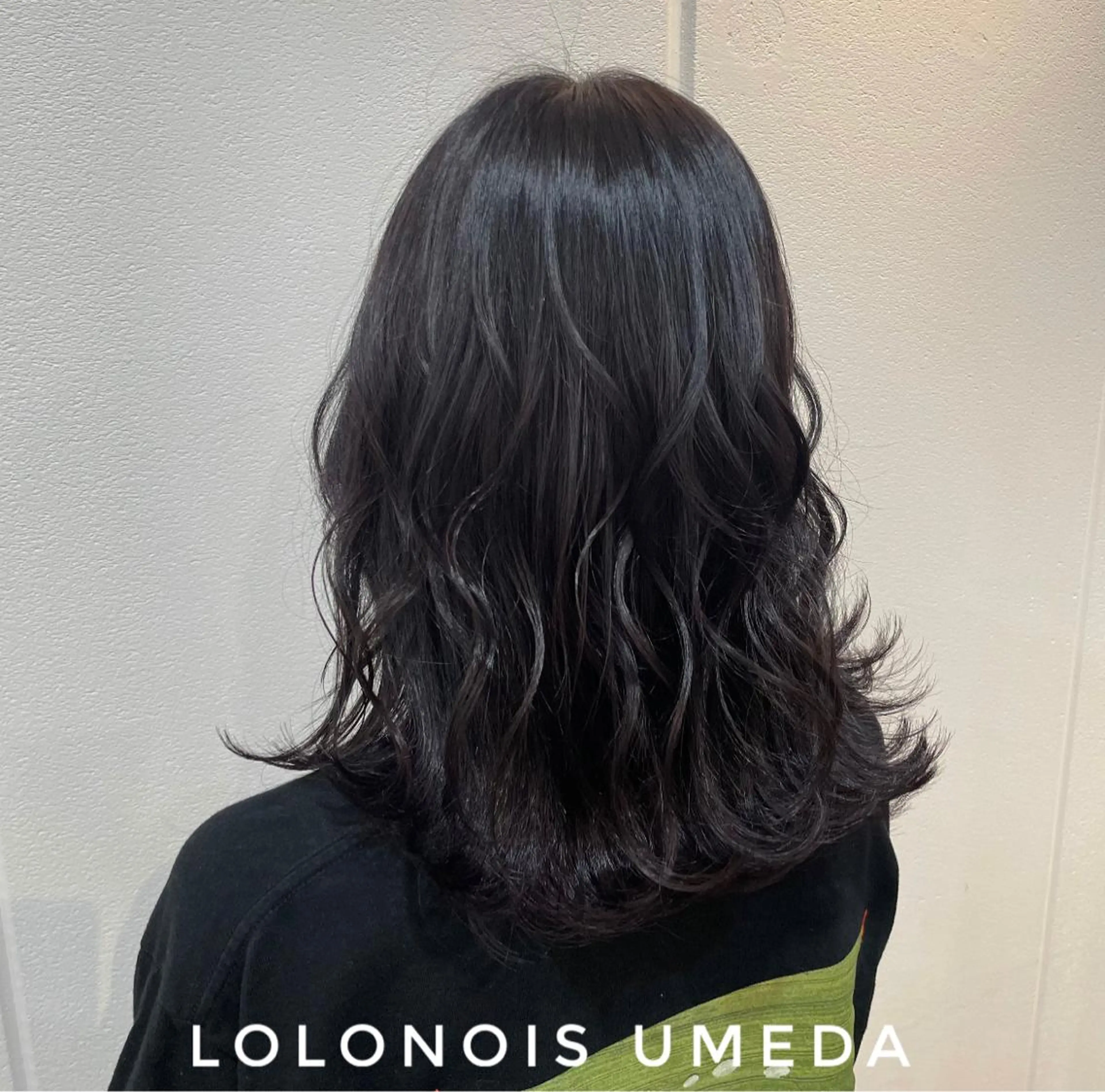 ミディアム カラー 黒髪 ラベンダーカラー Lolonois梅田 /Okazaki:)のヘアスタイル