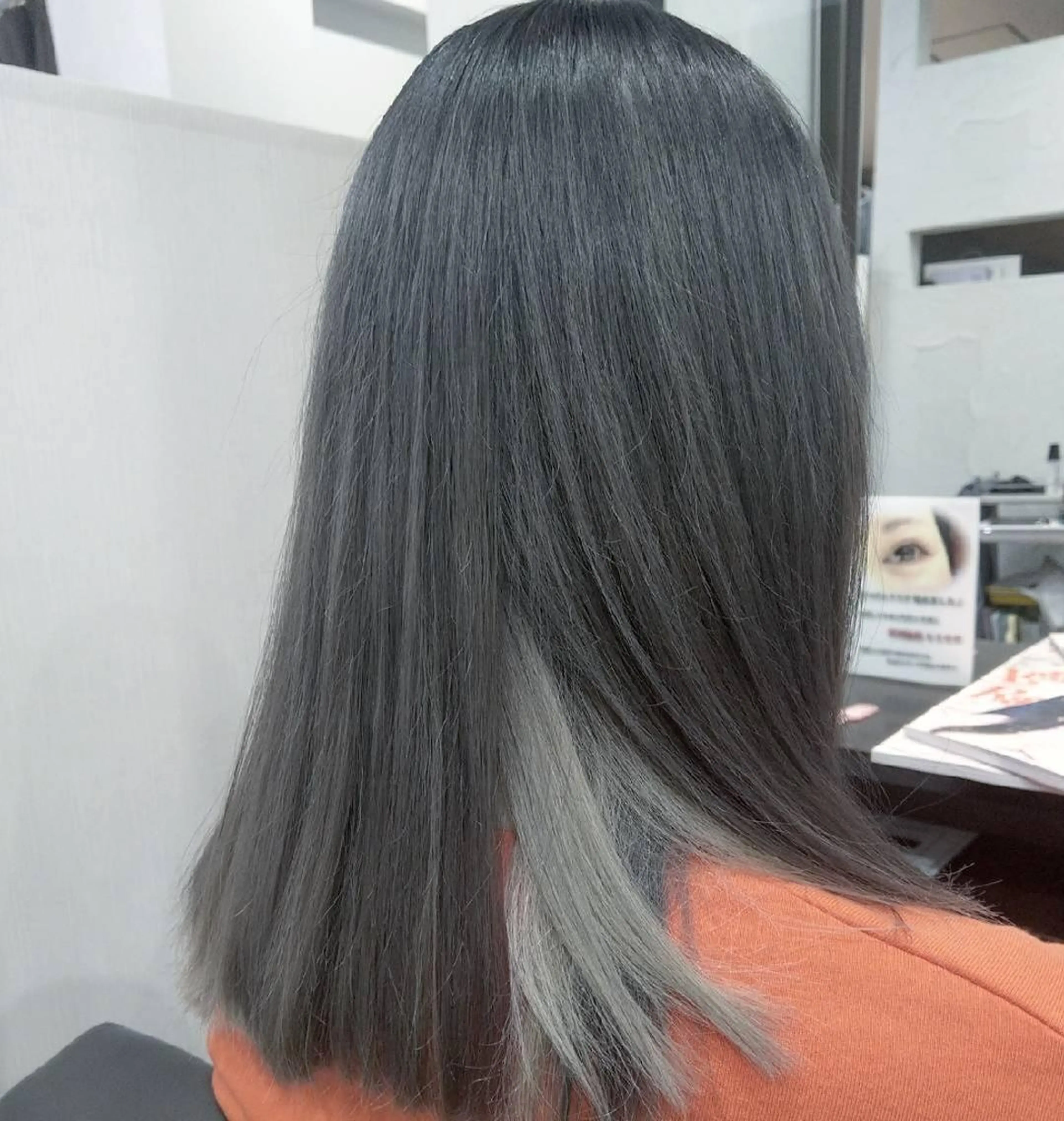 セミロング カラー アディクシーカラー アッシュ アッシュグレー アッシュグレージュ ブリーチ ヘアカラー トリートメント Add9 柳田健登のヘアスタイル