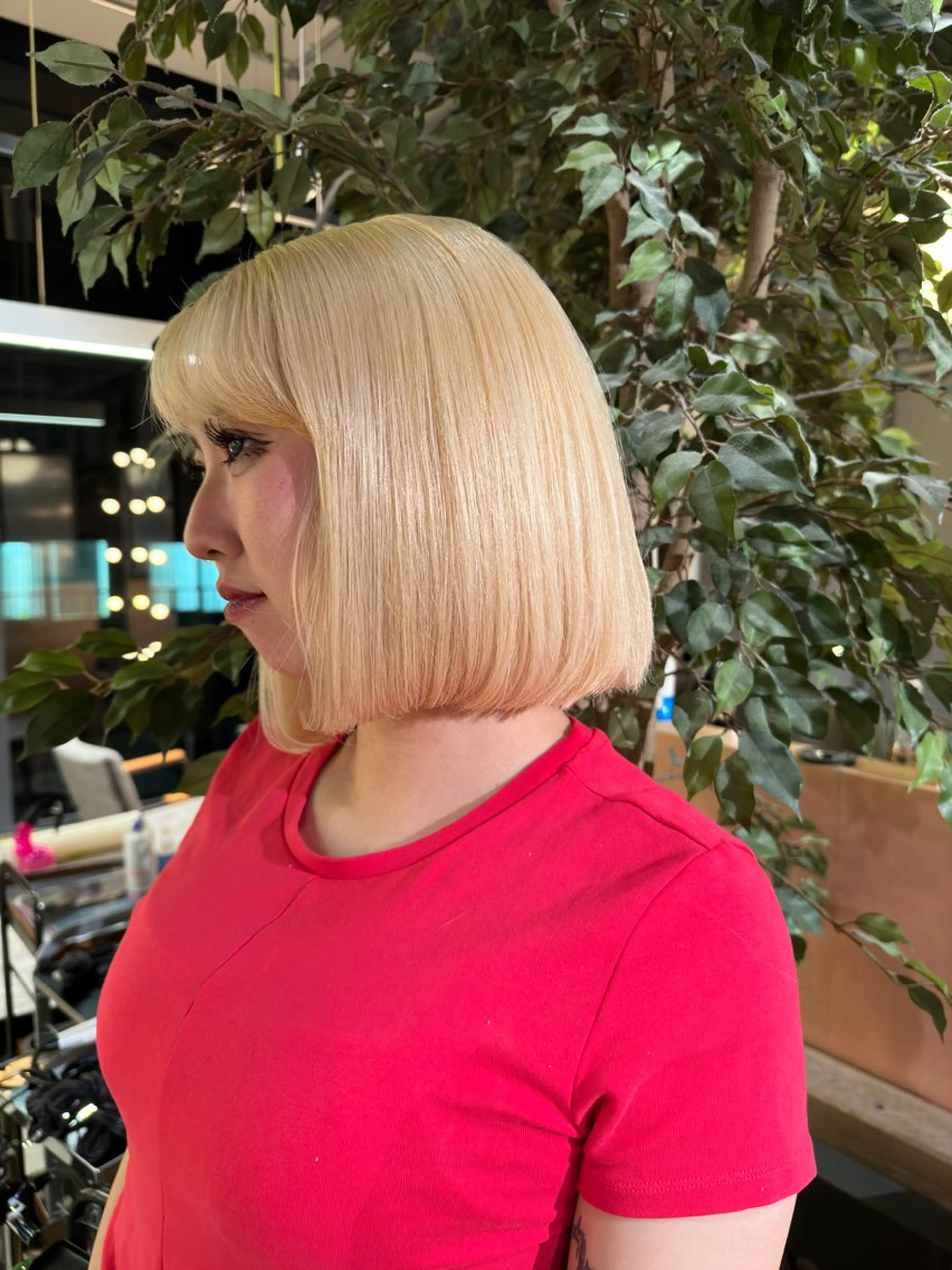 ミディアム カラー ブロンド AYAKASA 暖色カラー/レイヤーのヘアスタイル