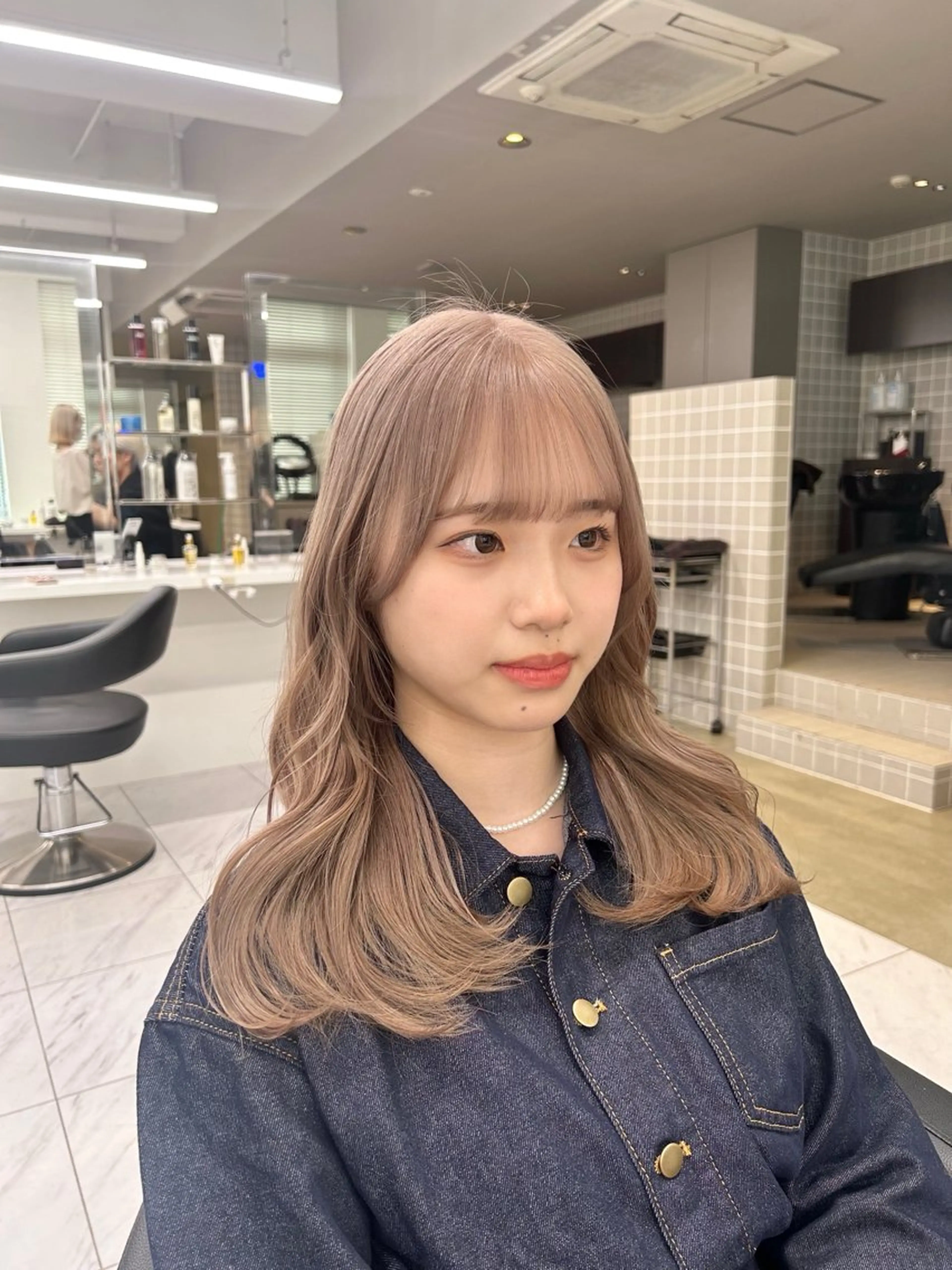 カラー ヘアカラー 透明感ベージュ🤎 ナチュラルレイヤーのヘアスタイル
