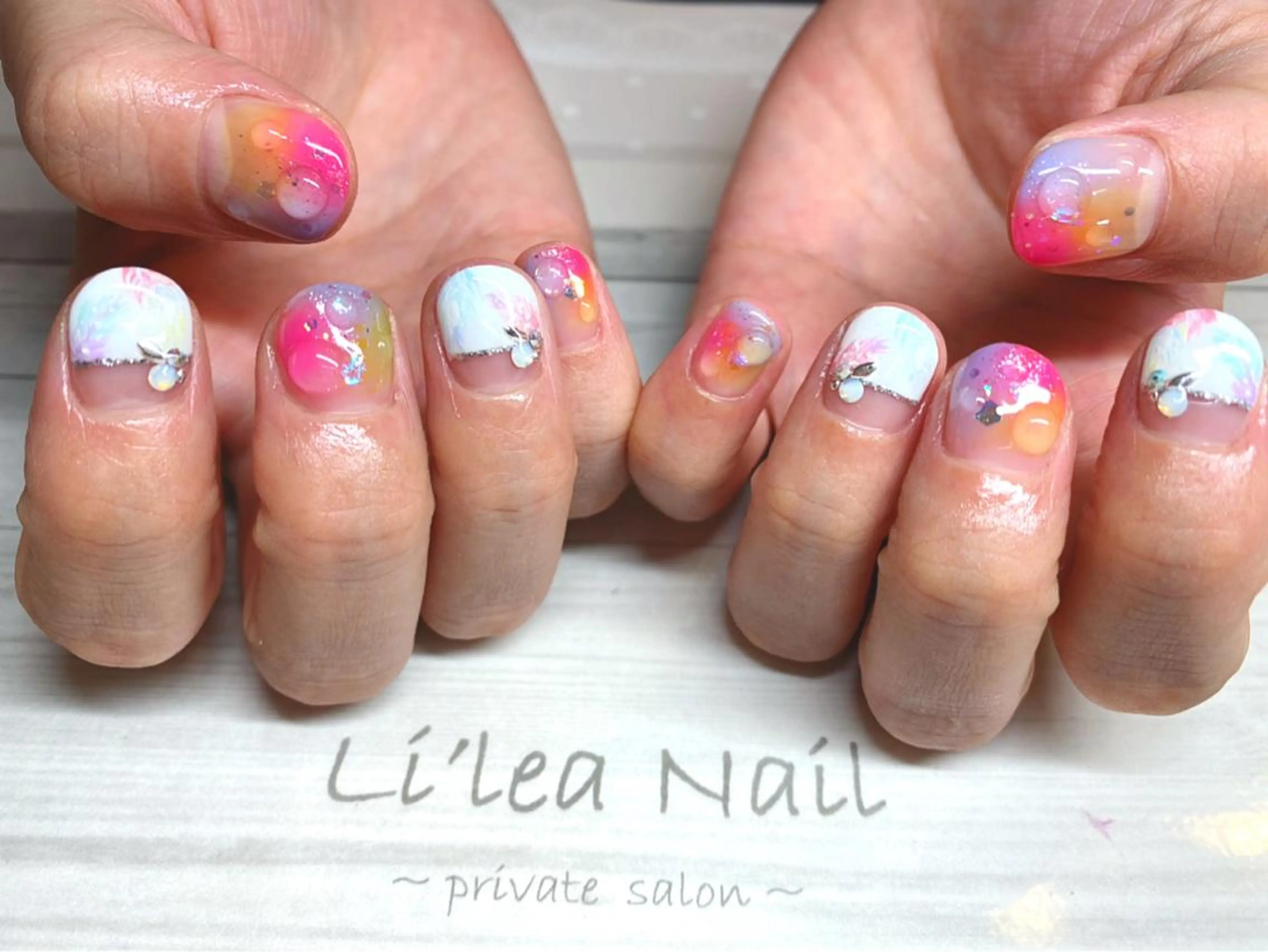 ネイル Li'leaNail AINAのネイルデザイン