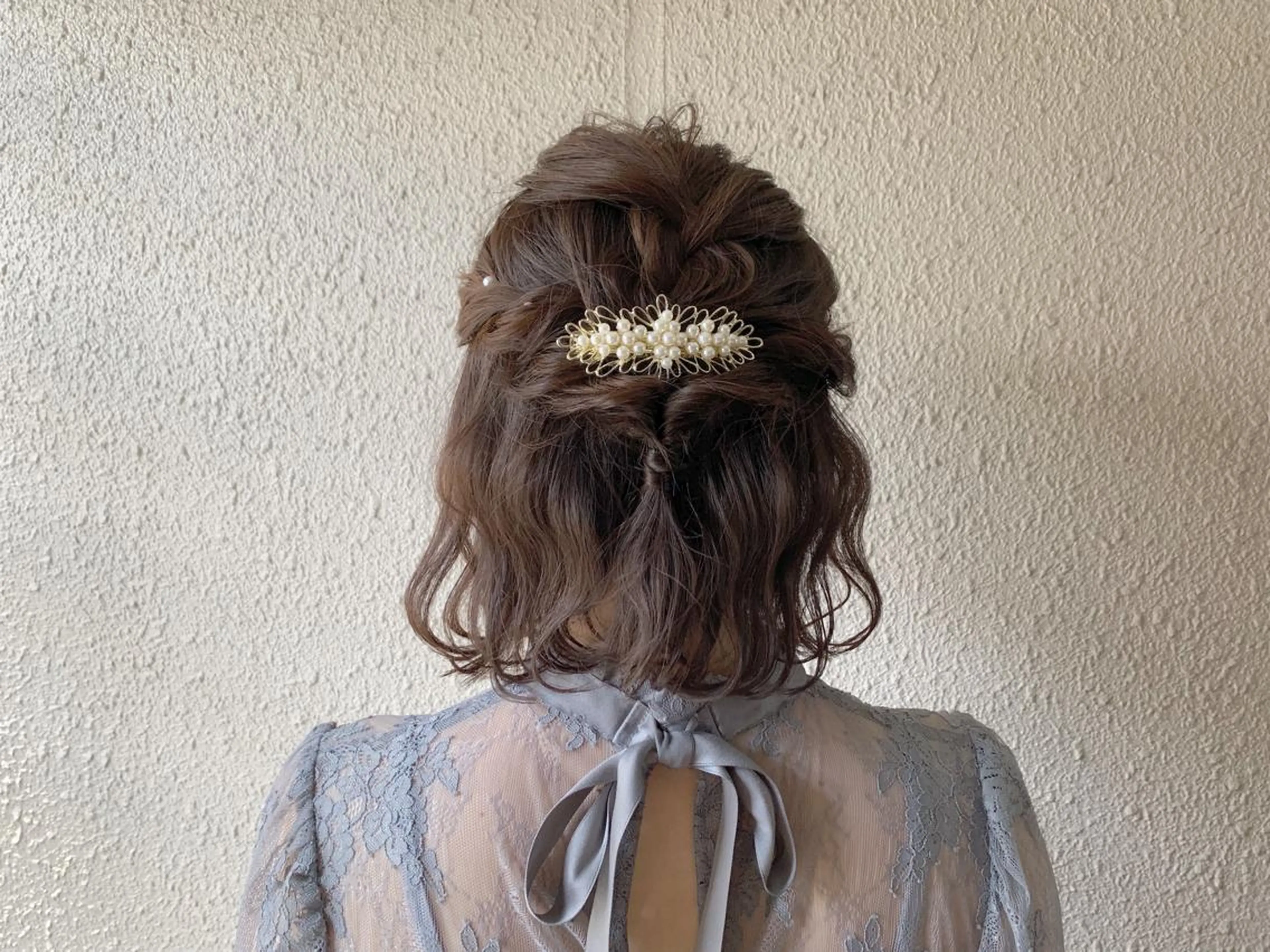 ミディアム ヘアアレンジ ハーフアップ 結婚式・ブライダル サダハルカ ｜chouetteのヘアスタイル