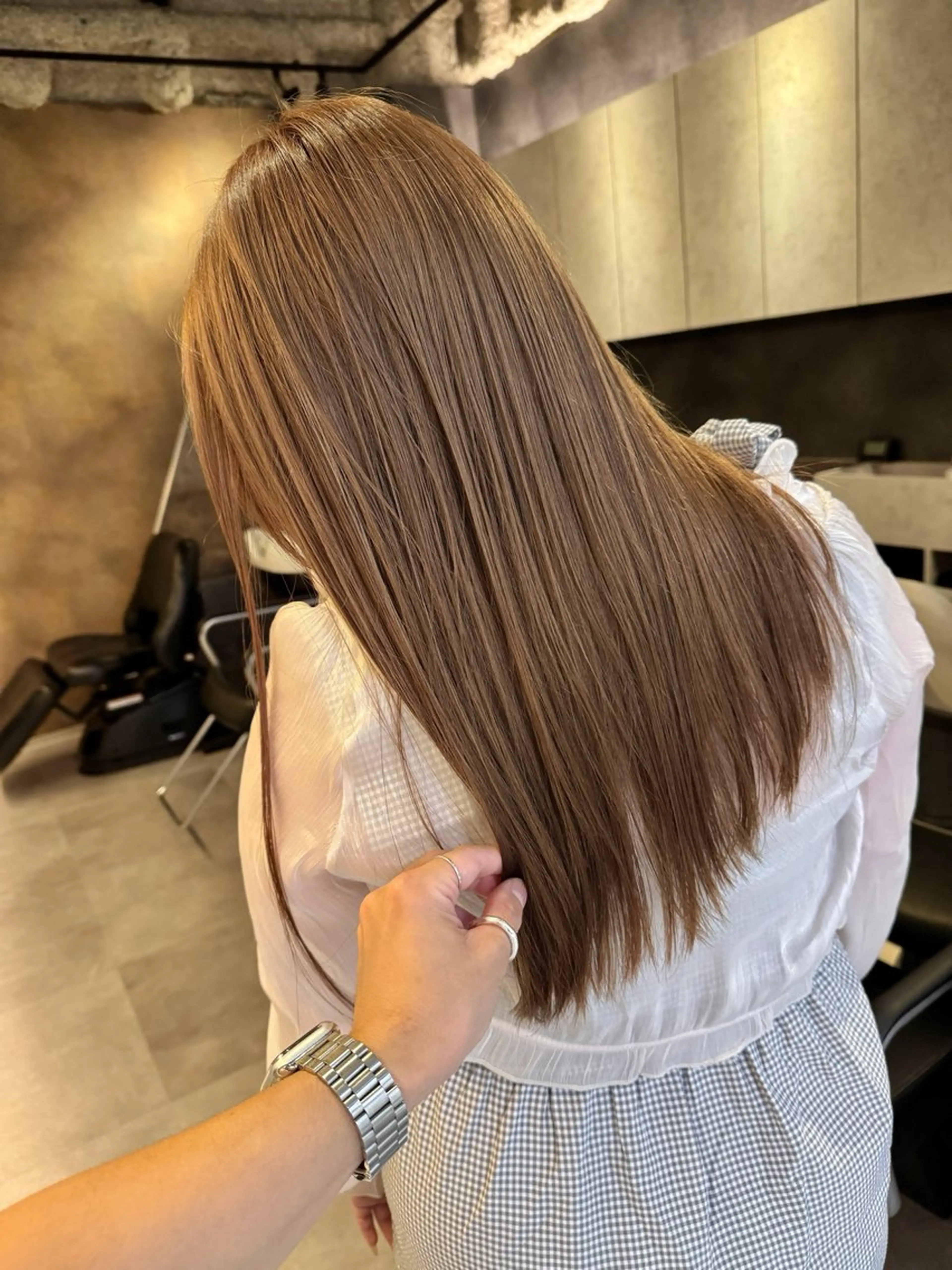 ロング カット ヘアカラー トリートメント 三輪 恭平のヘアスタイル