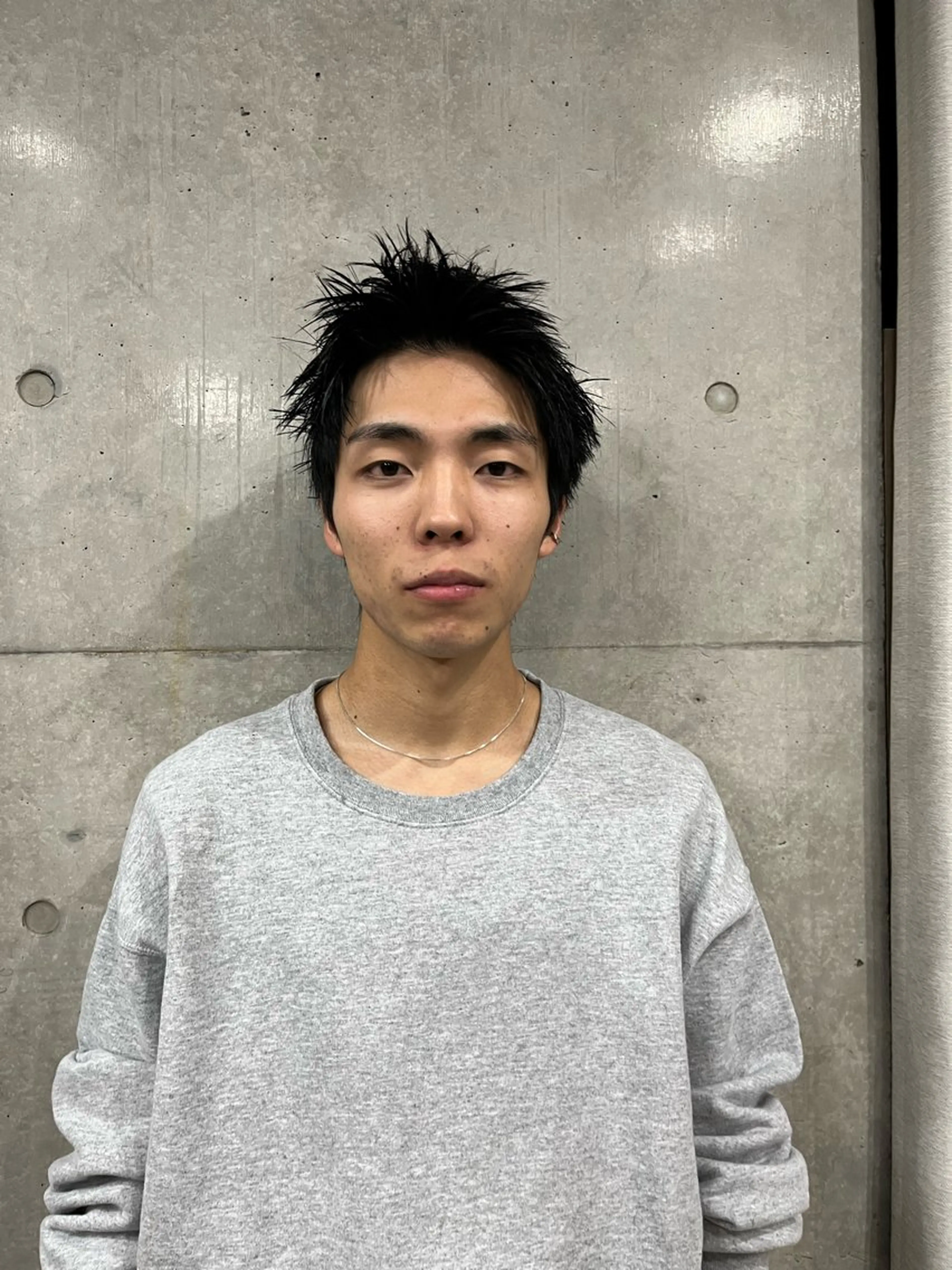 ショート メンズ カット 曲がる縮毛矯正 センターパートのヘアスタイル