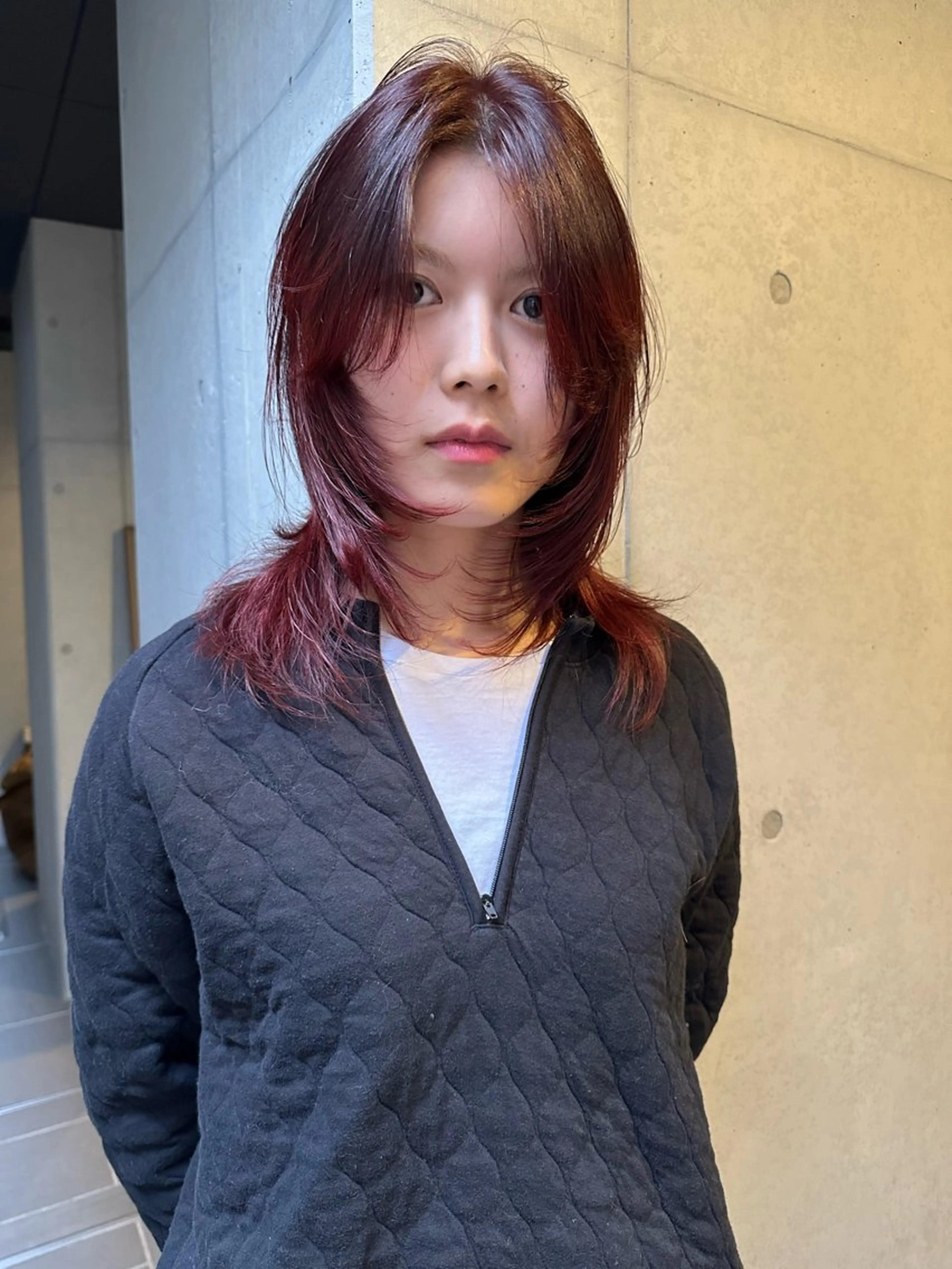 ミディアム カラー レッドカラー レイヤーカット ウルフカット 似合わせウルフ/ レイヤー/山本祐輔のヘアスタイル