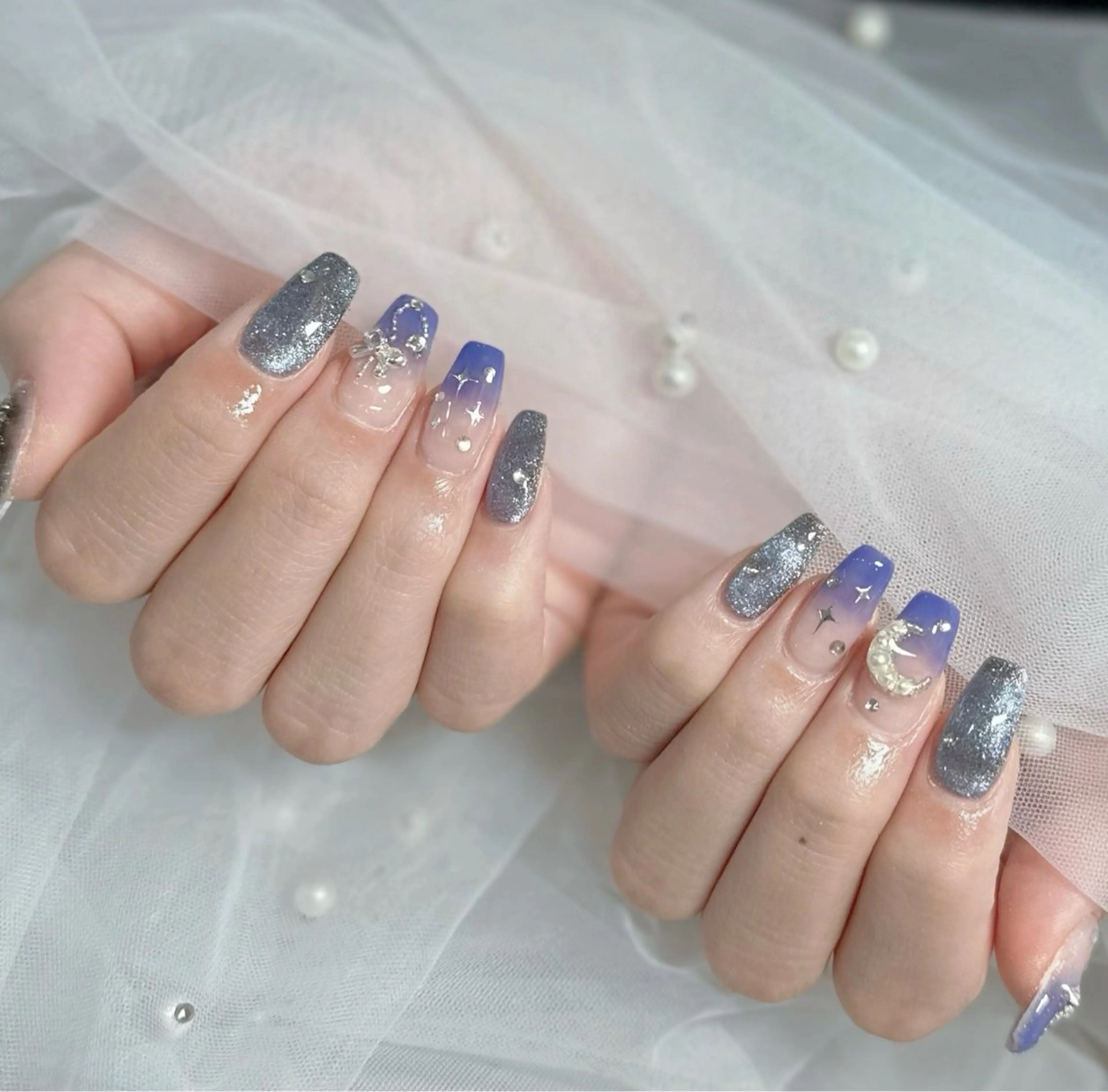 ネイル ハンドネイル フットネイル LAVISH nanamiのネイルデザイン