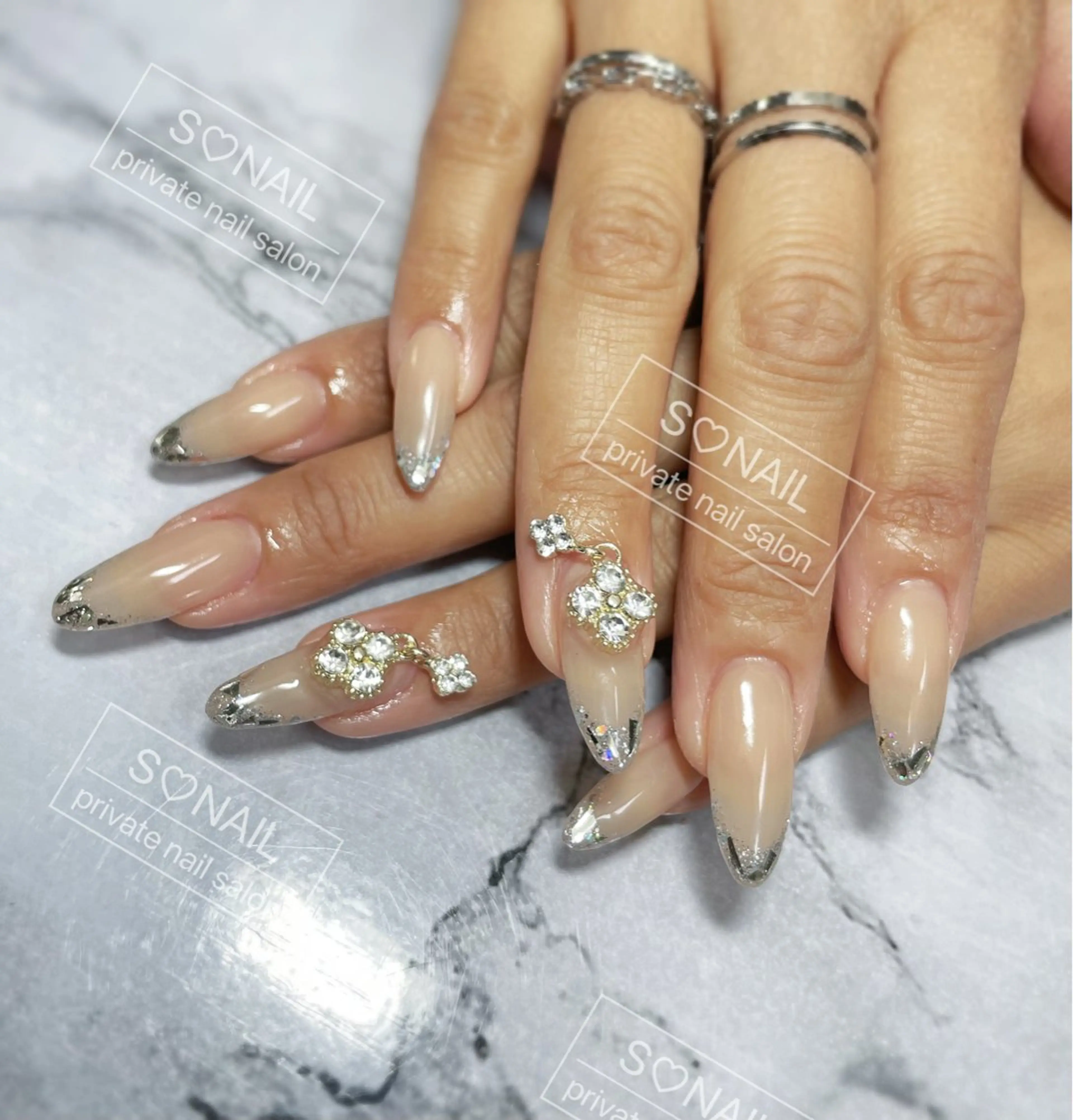 ネイル フレンチネイル ガラスフレンチ ハンドネイル S.NAIL Suuのネイルデザイン