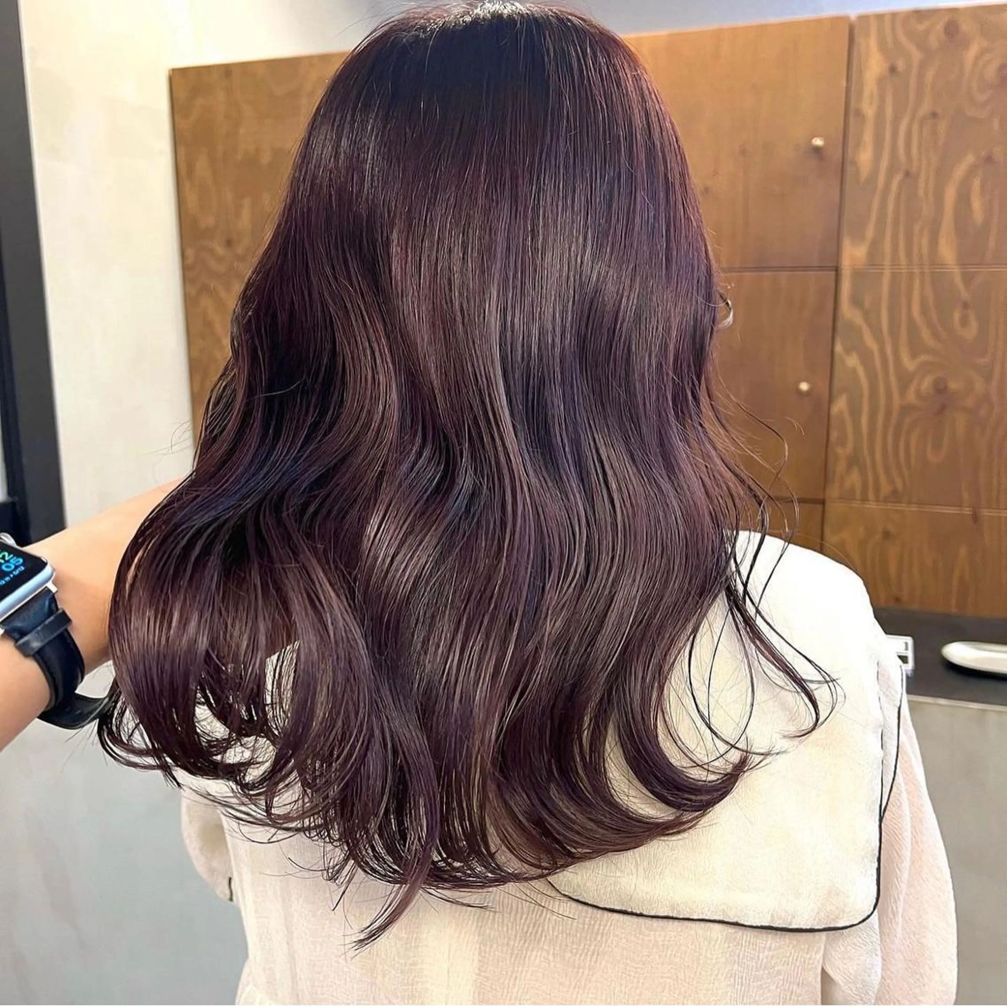 ミディアム カラー パーマ ヘアアレンジ メンズ キッズ ネイル マツエク・マツパ アイブロウ カット ヘアカラー トリートメント 前川 朋香のヘアスタイル