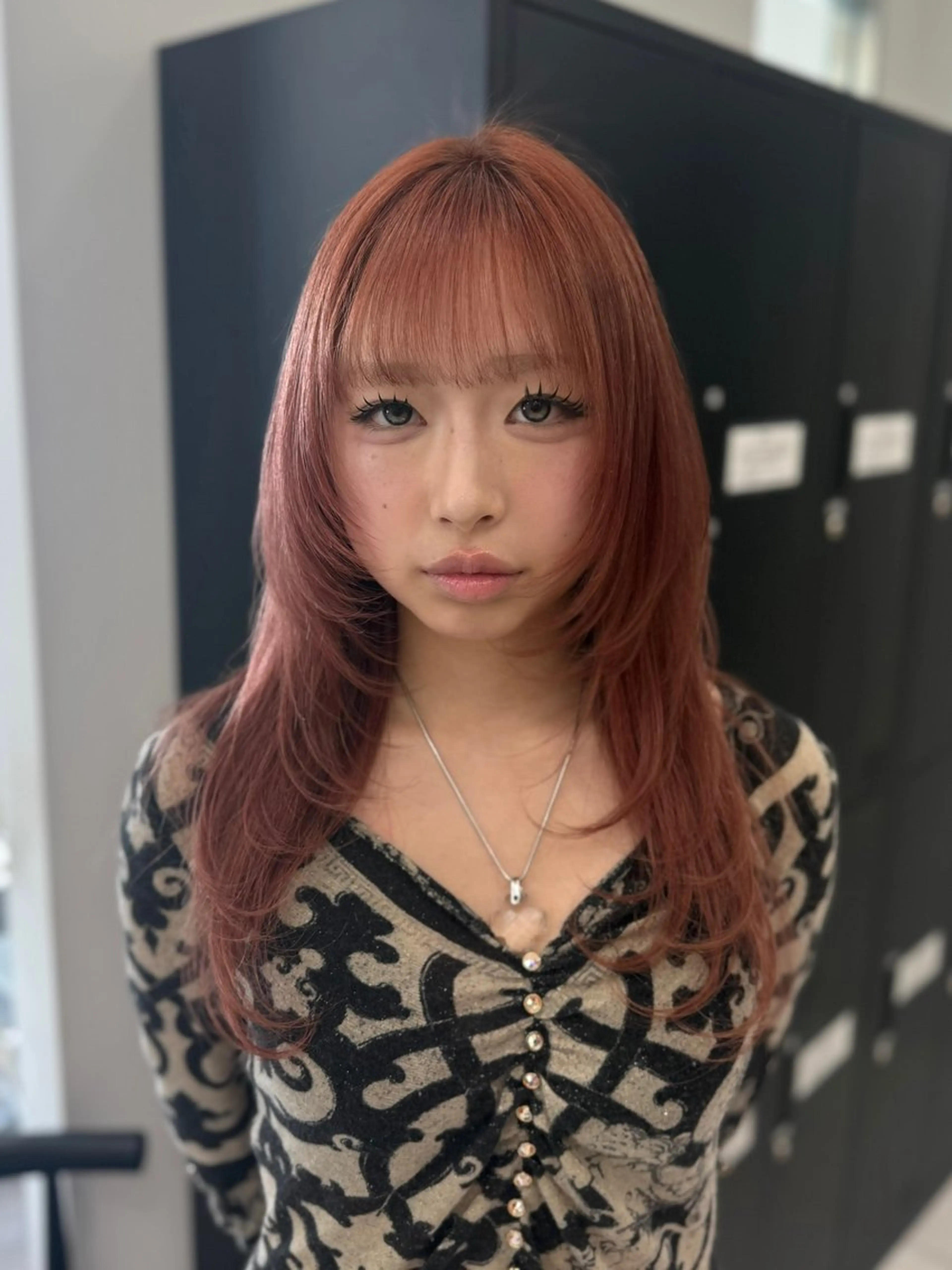 セミロング カラー オレンジ オレンジピンク ピンクカラー ヘアカラー トリートメント 渋谷髪質改善/縮毛 矯正/かすが🪽🫧のヘアスタイル