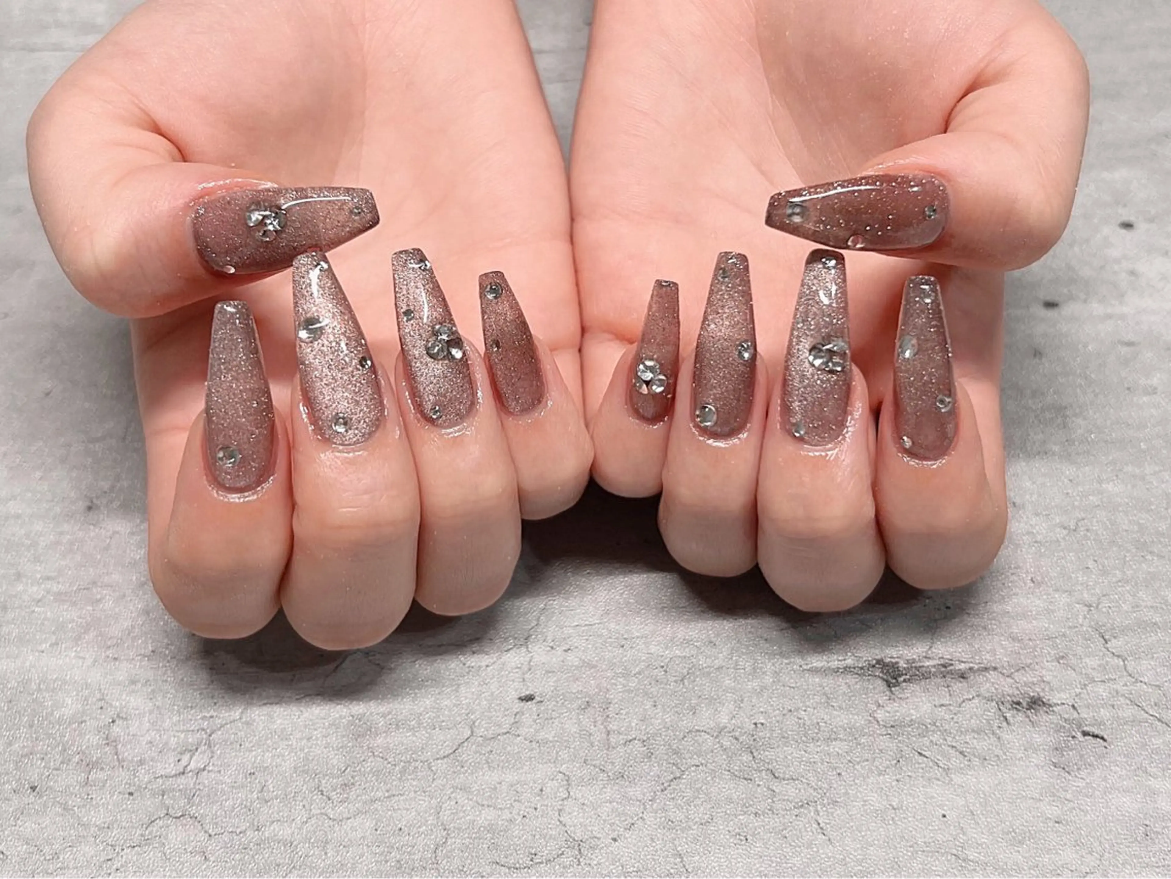 ネイル キラキラネイル 韓国ネイル マグネットネイル ワンホンネイル Roi〈ロワ〉 ayanaのネイルデザイン