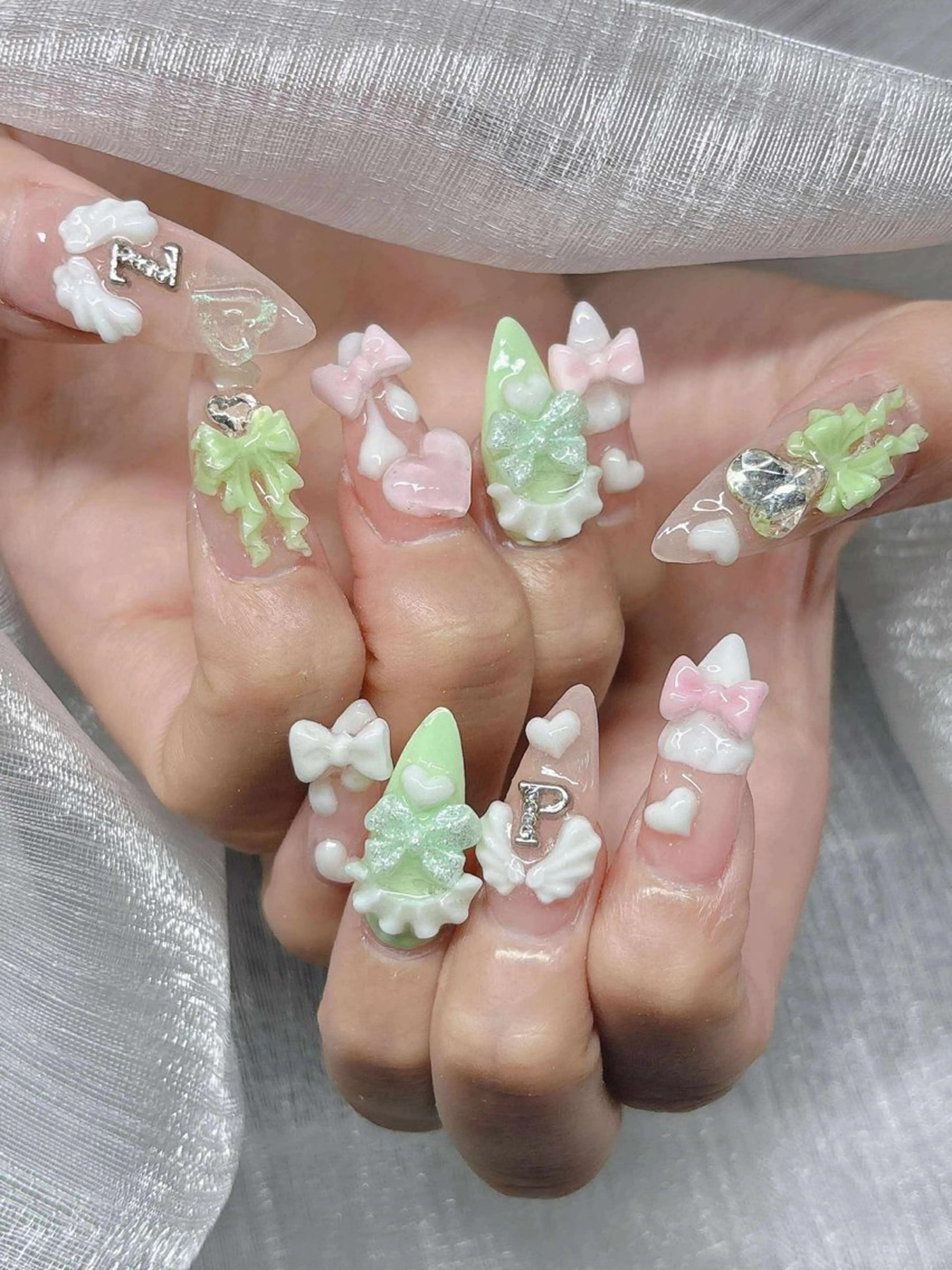 ネイル ハンドネイル Lee Nailsのネイルデザイン