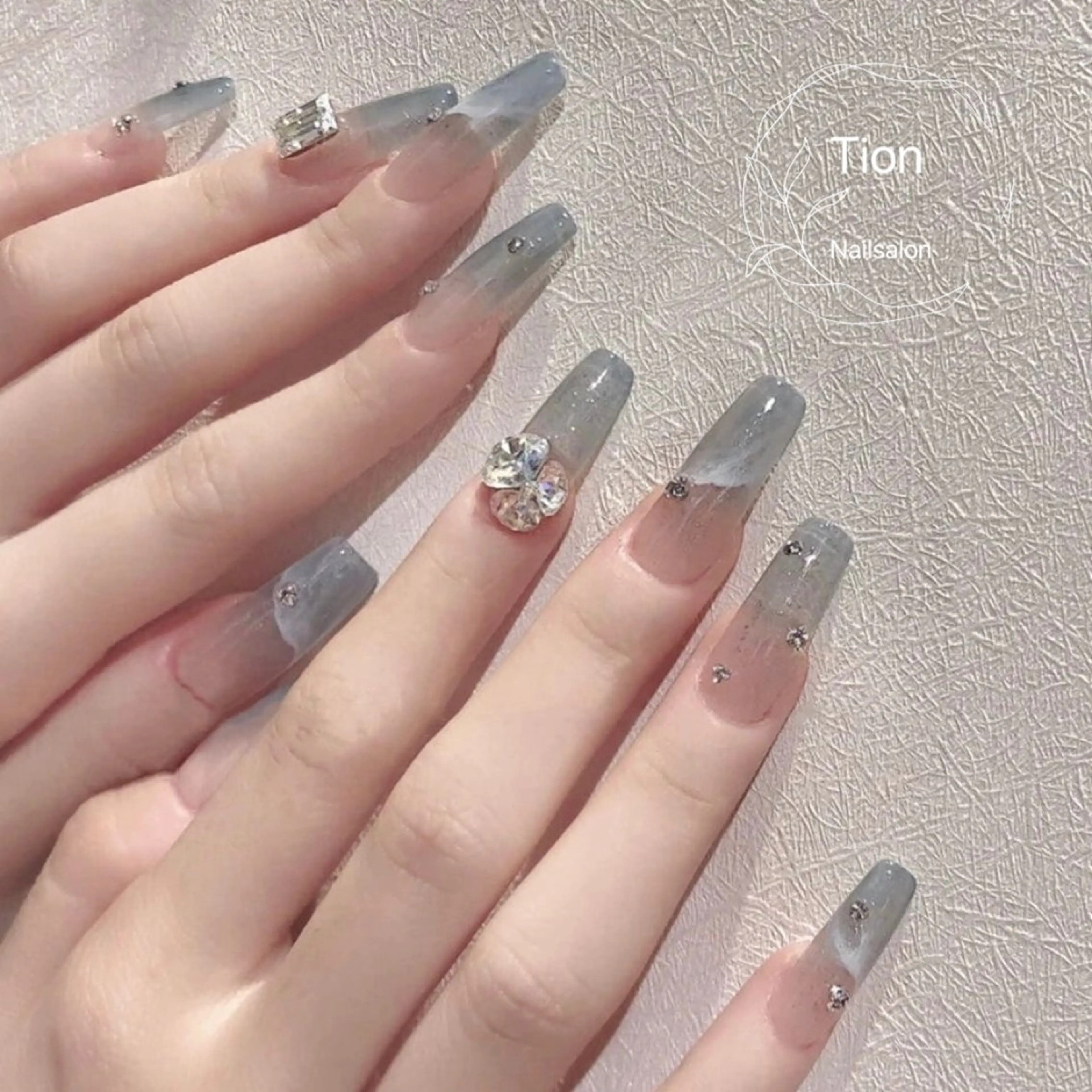 ネイル チークネイル 長さ出し フットネイル フレンチネイル ジェルネイル Nailsalon Tion 横浜西口店のネイルデザイン