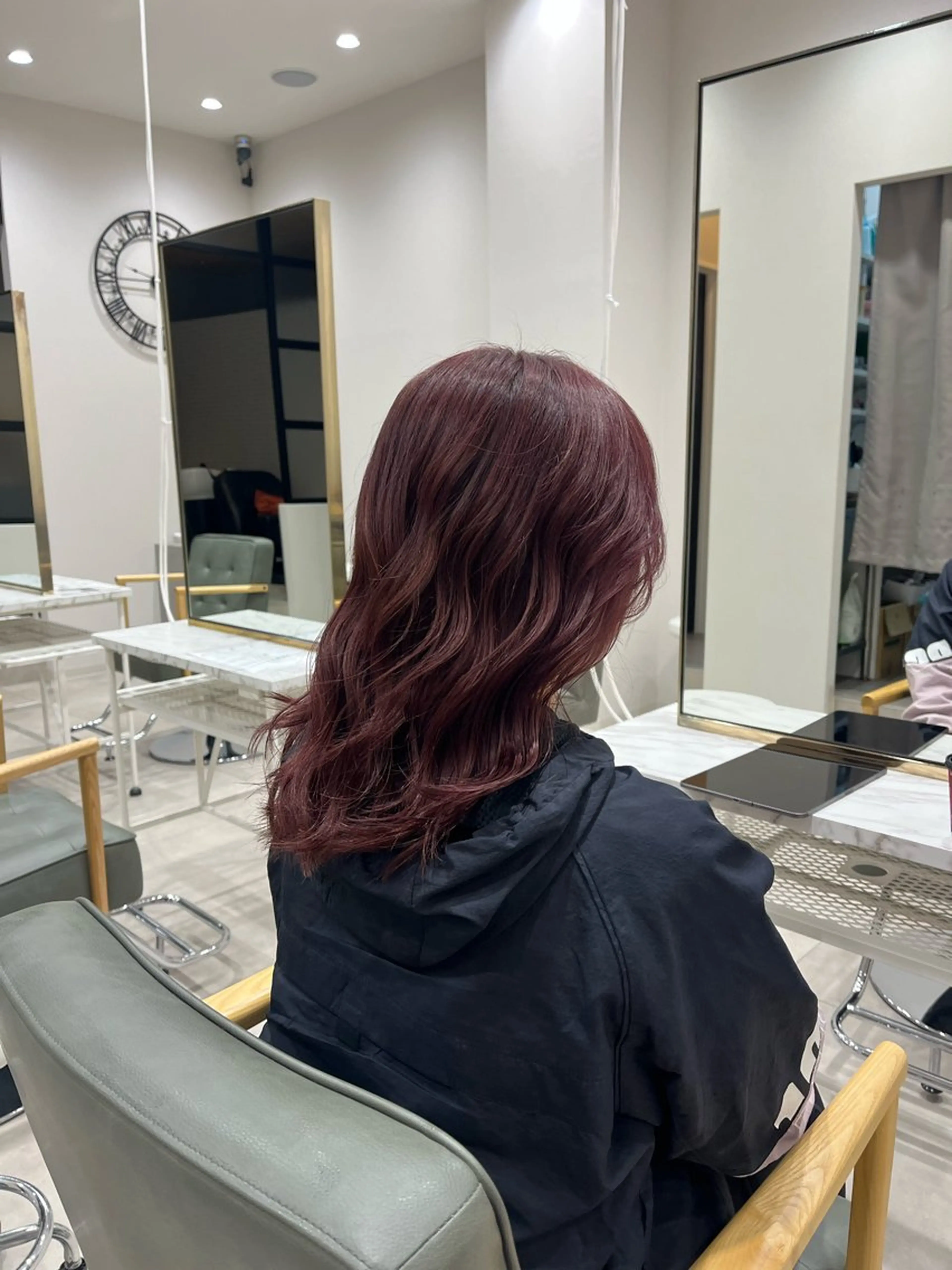 ミディアム カラー ブリーチ ラベンダーカラー ブリーチなしカラー ピンクカラー ピンクラベンダー newi大分/ 磯部栞里／艶感カラーのヘアスタイル