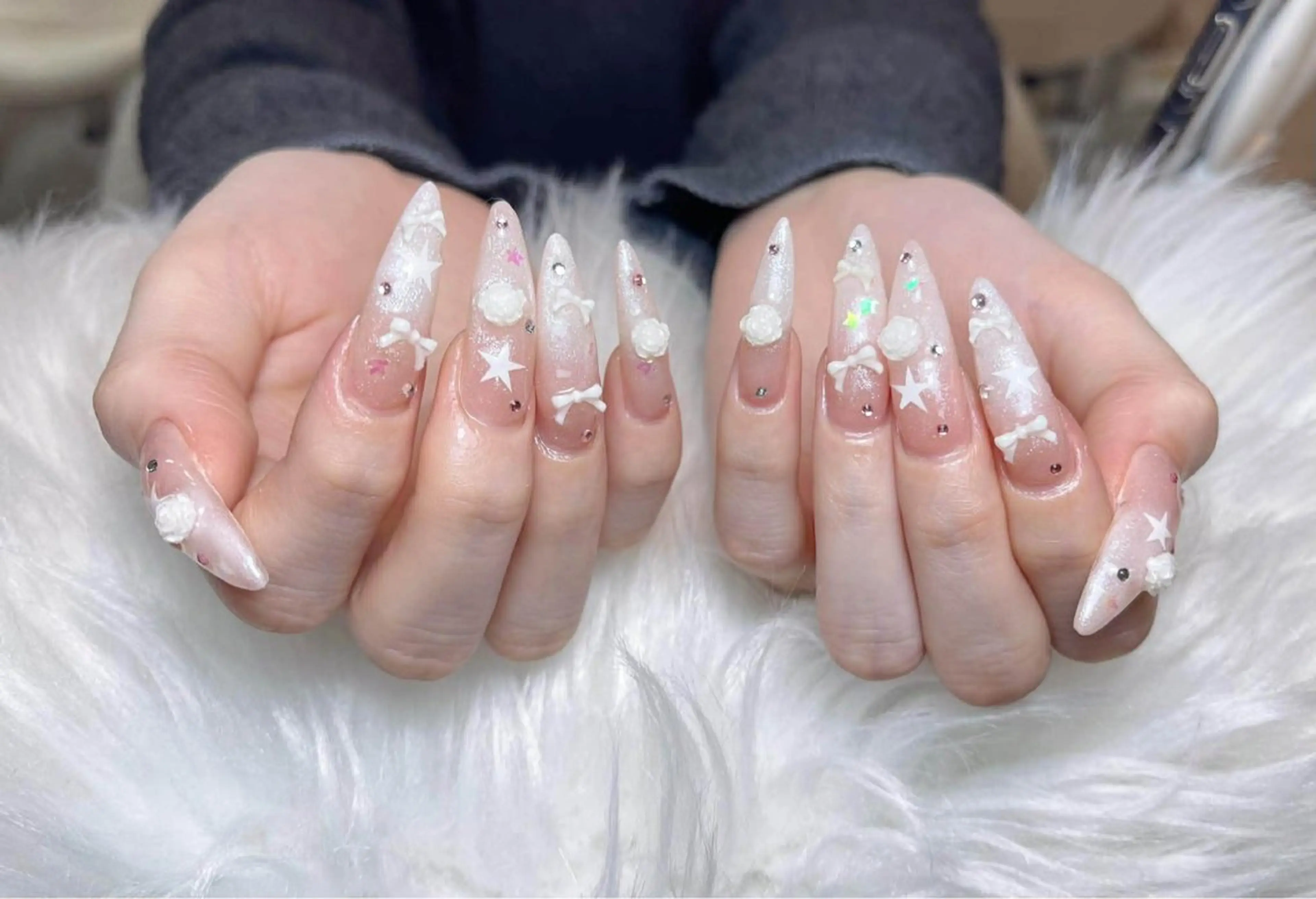 ネイル フレンチネイル ジェルネイル ガーリー 韓国ネイル ロングネイル ハンドネイル NieNail Nezukoのネイルデザイン