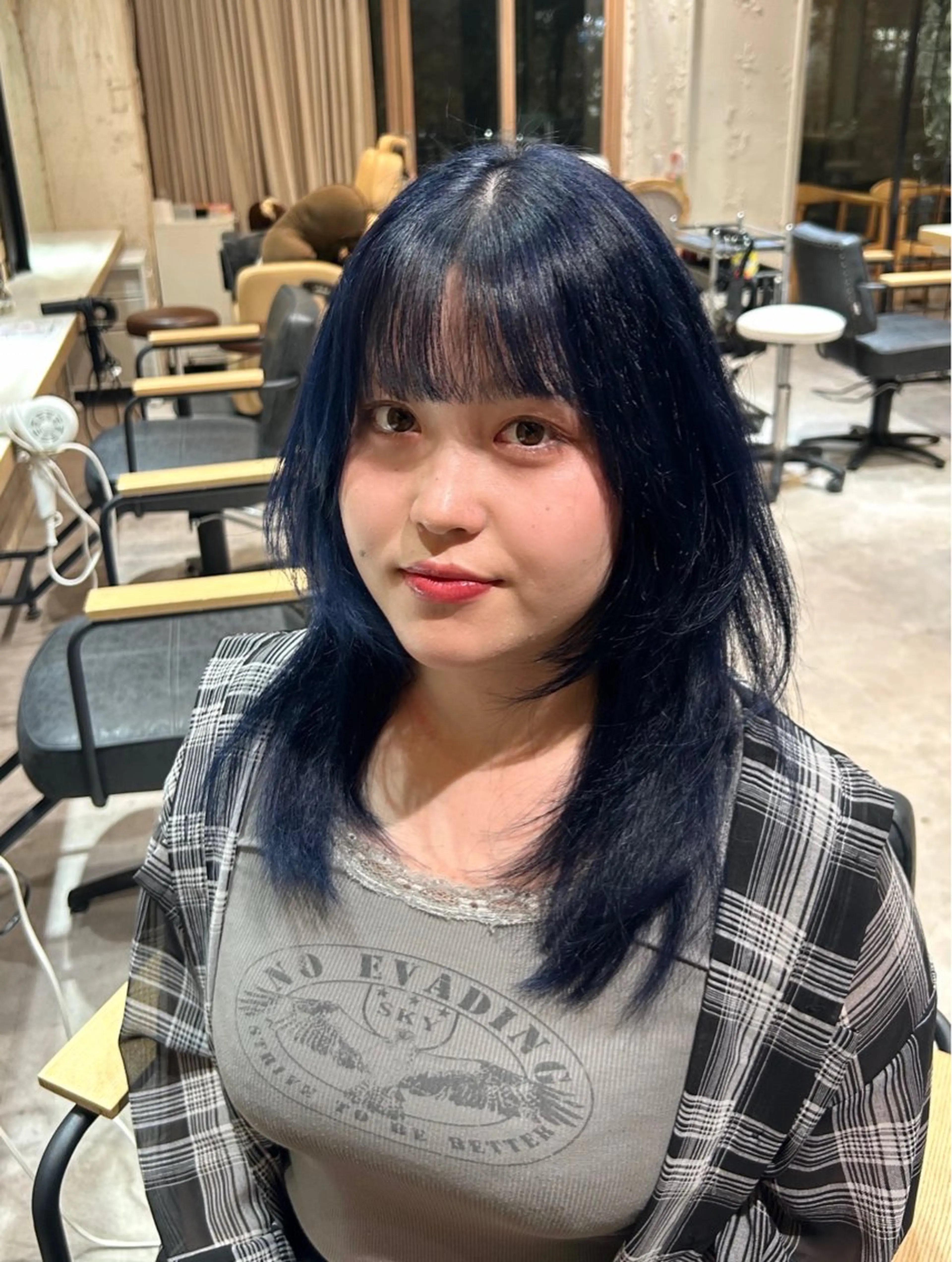 セミロング カラー ブリーチ ブルーカラー 透明感カラー ダブルカラー ネイビーカラー カット ヘアカラー レイヤー/nail COCOROのヘアスタイル