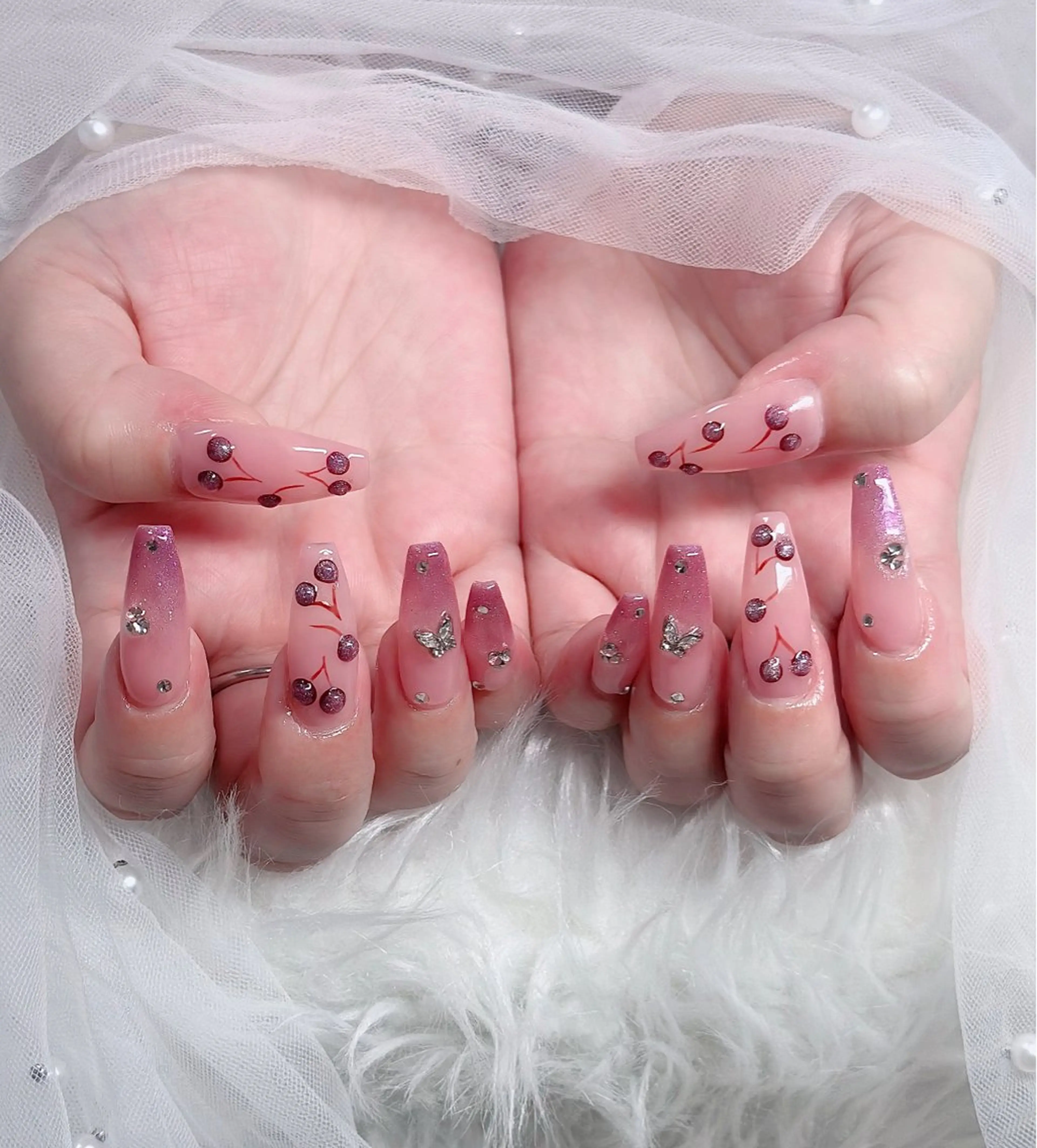 ネイル オーロラネイル フレンチネイル ジェルネイル ハロウィン キラキラネイル ハンドネイル H.baby Nail Salonのネイルデザイン