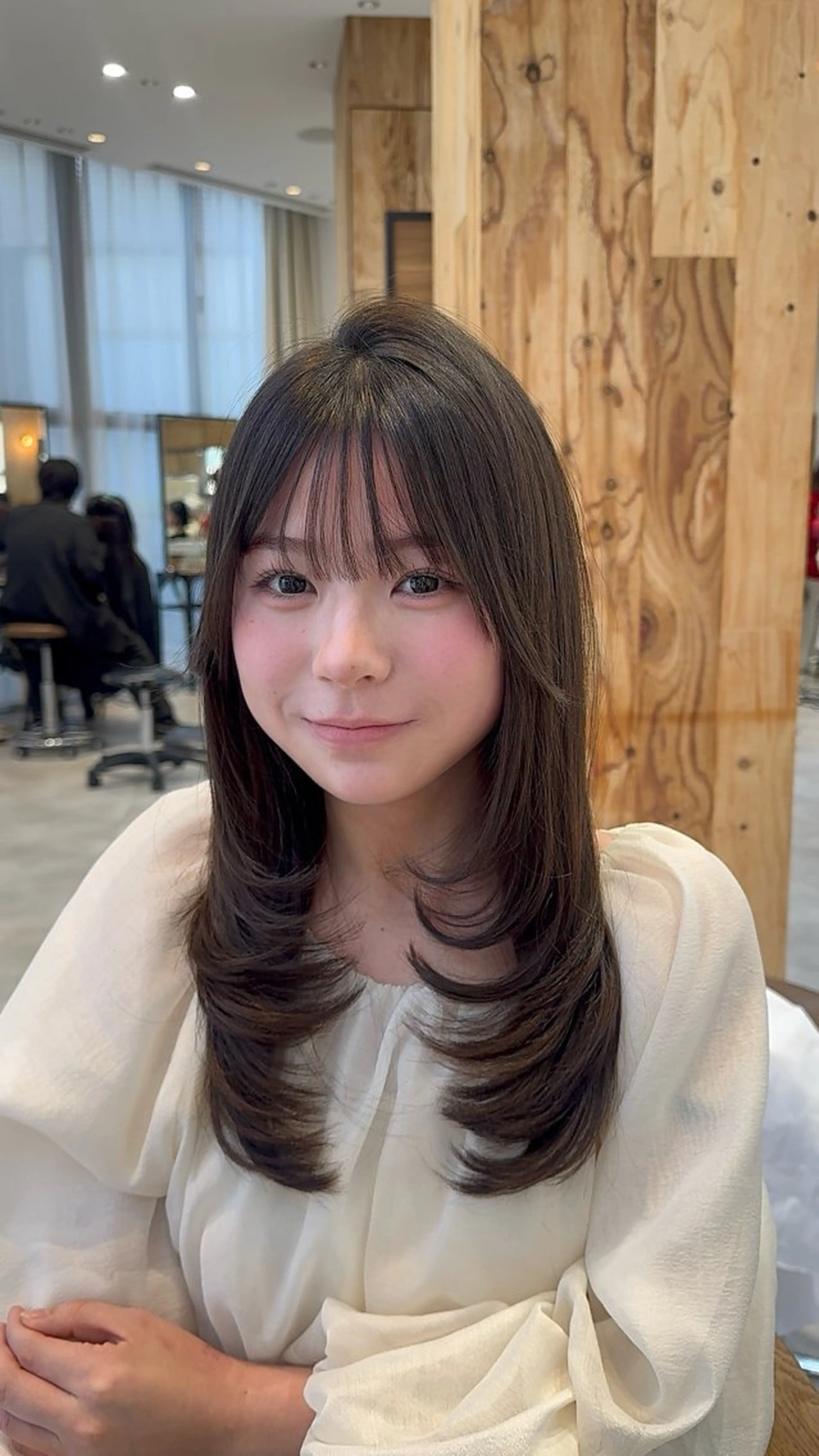 ミディアム レイヤーカット りん/レイヤーカット ／小顔顔周りカットのヘアスタイル