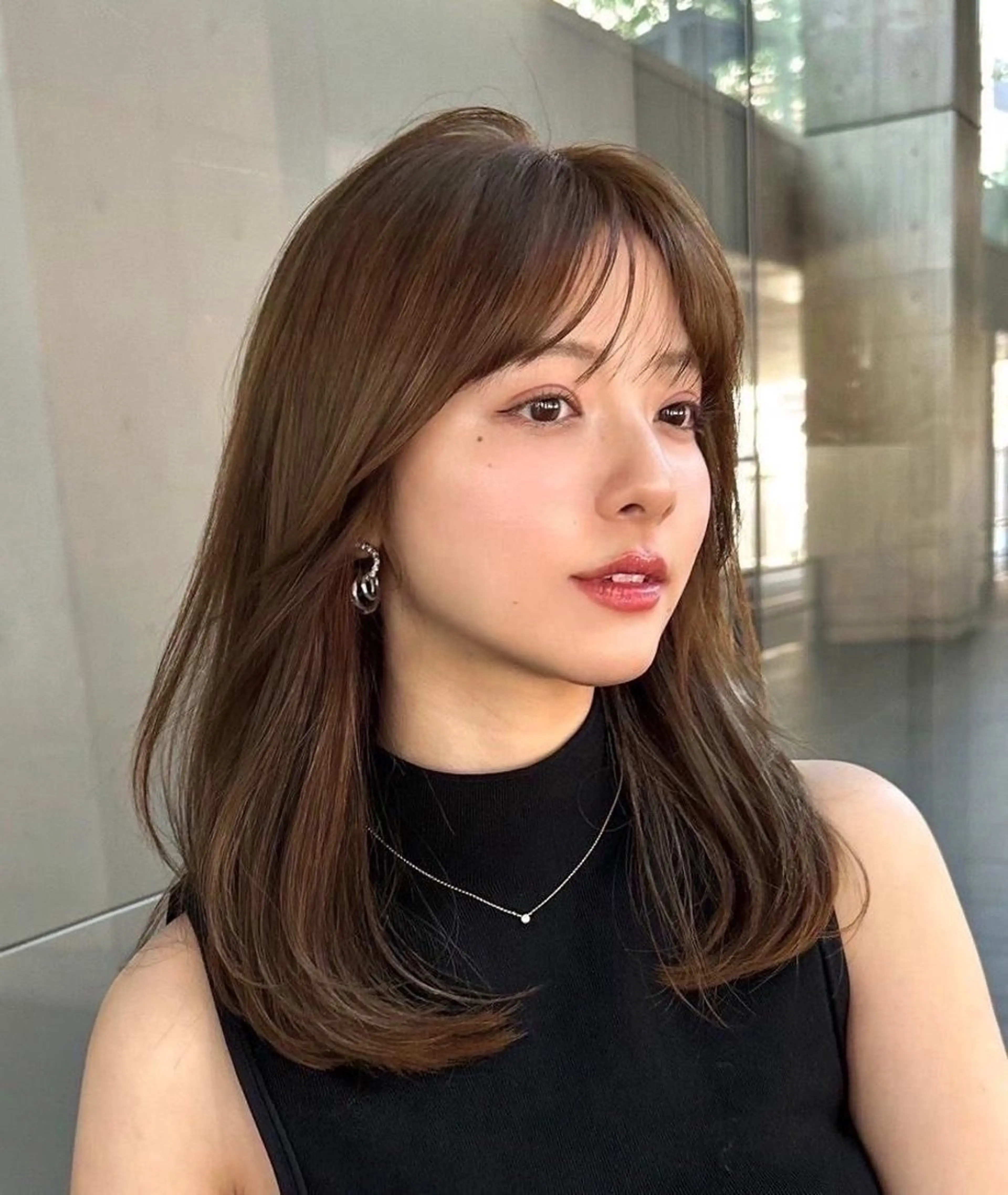 セミロング 学生 韓国風ヘア おくれ毛 小顔カット 早藤 芙麗有のヘアスタイル