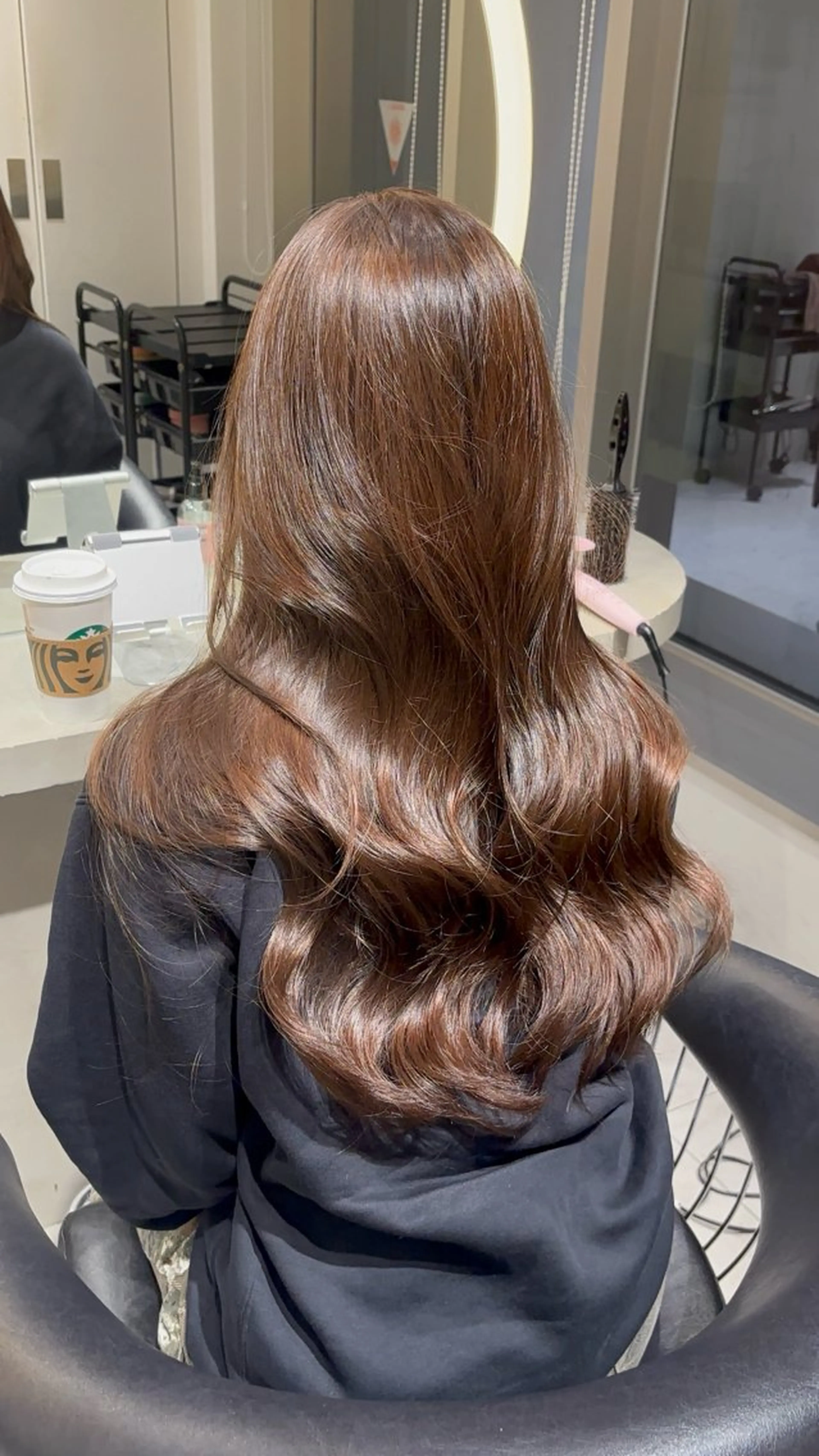 カラー 透明感カラー ヘアカラー トリートメント 富永 愛梨のヘアスタイル