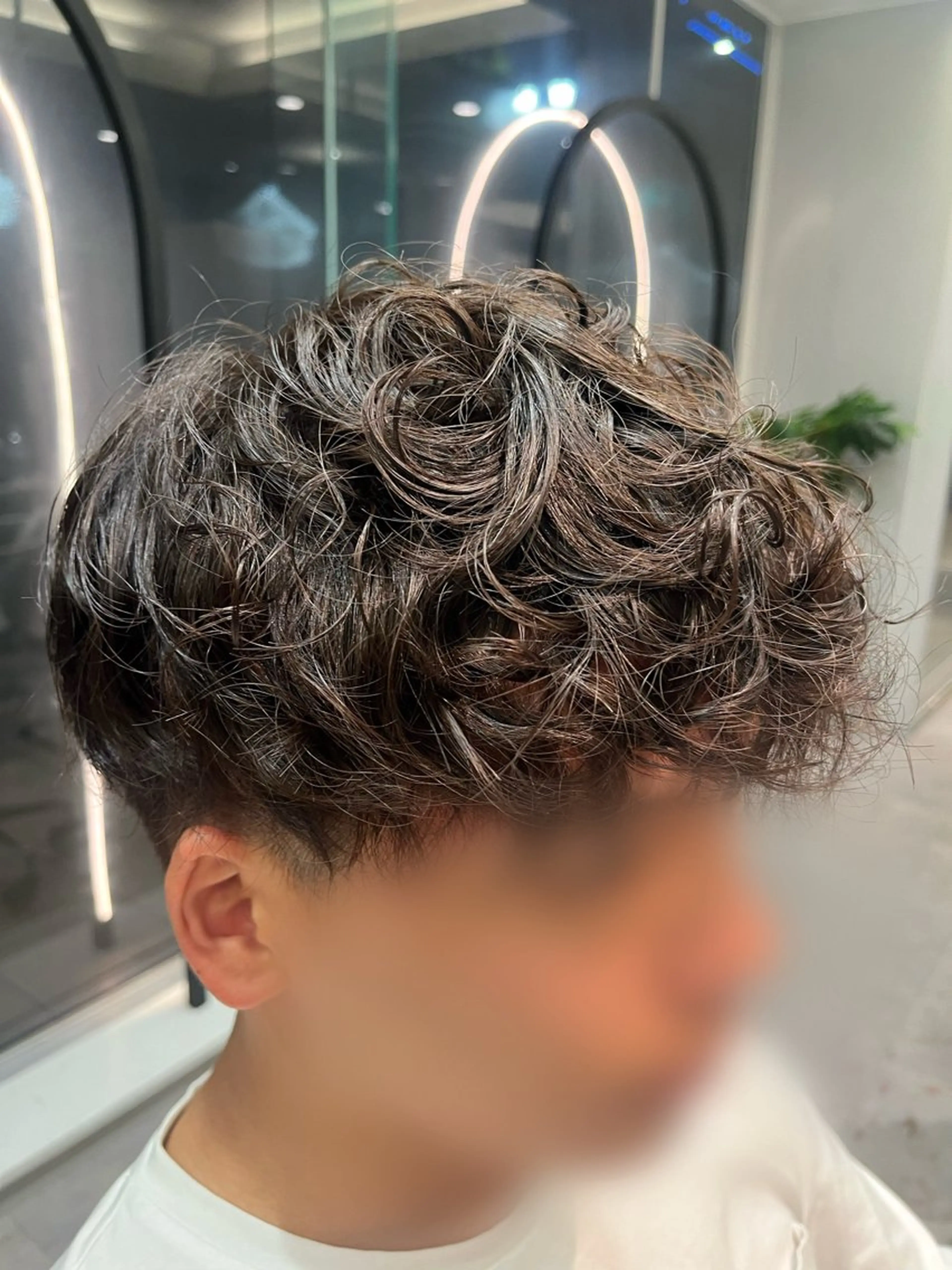 カラー パーマ メンズ スペインカール ブラウンカラー 星 希愛のヘアスタイル
