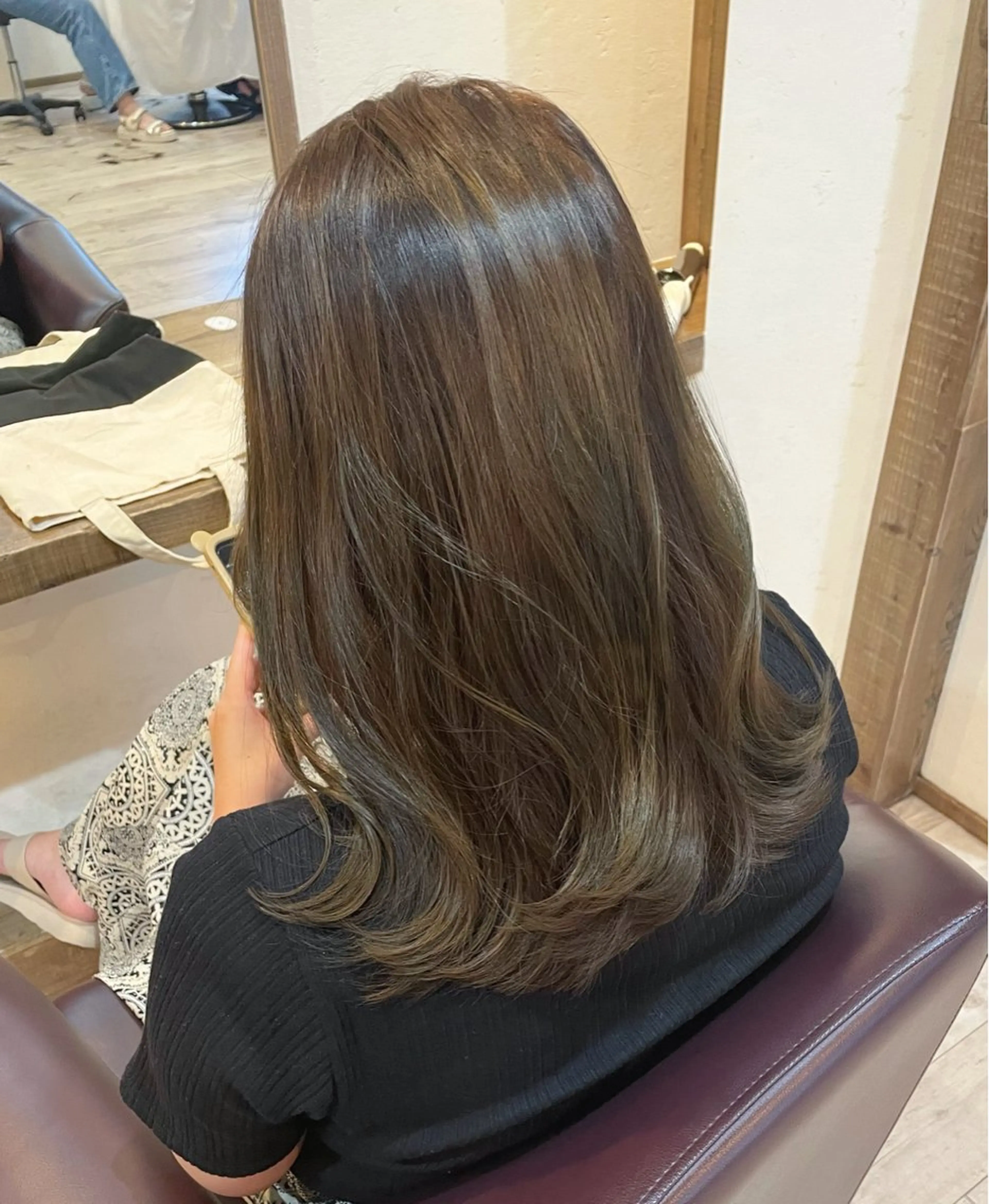 セミロング カラー ベージュカラー オリーブベージュ カット トリートメント ニュアンスカラー🫧 加納のヘアスタイル