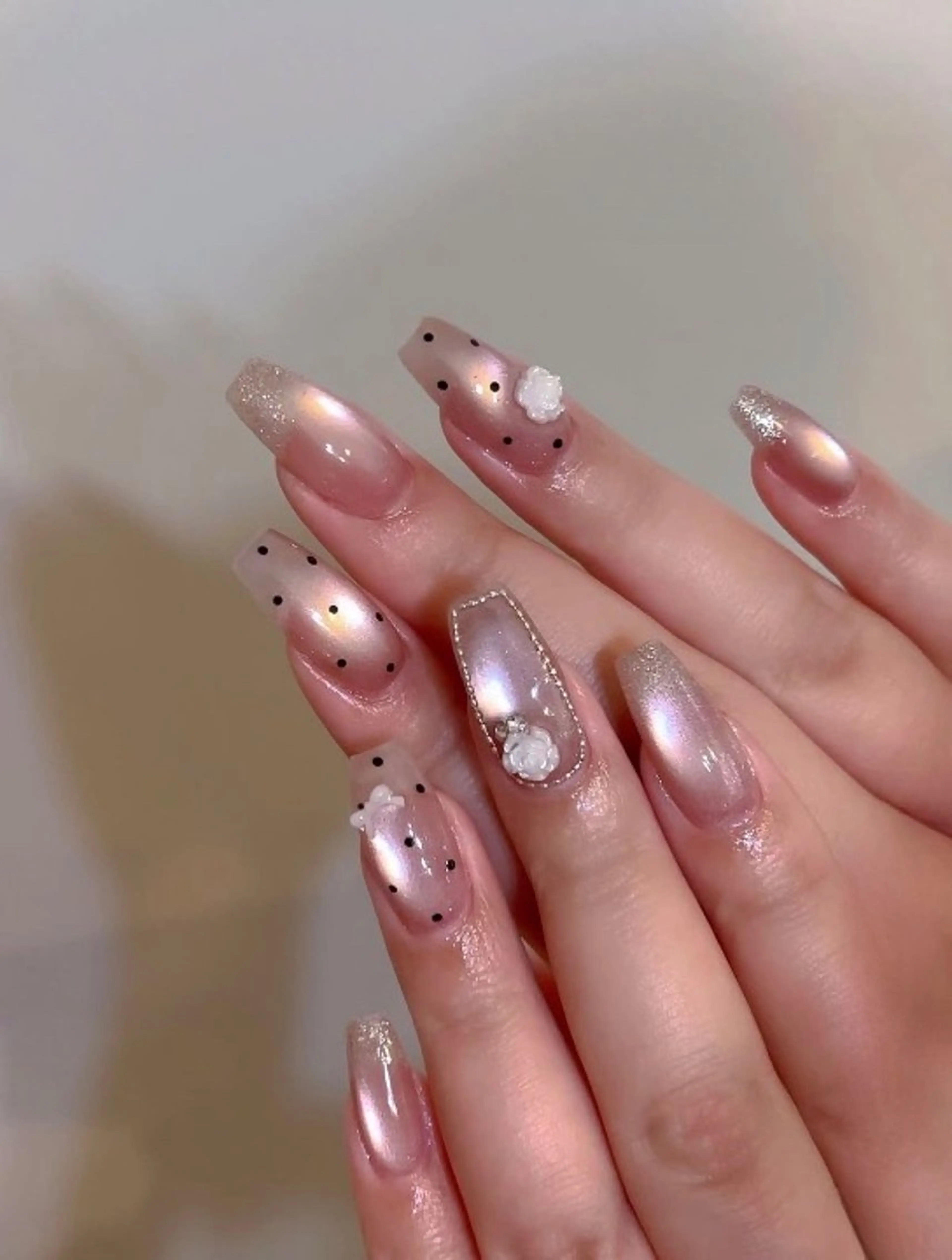 カラー グラデーションカラー ピンクカラー ハンドネイル AIN Nailのネイルデザイン