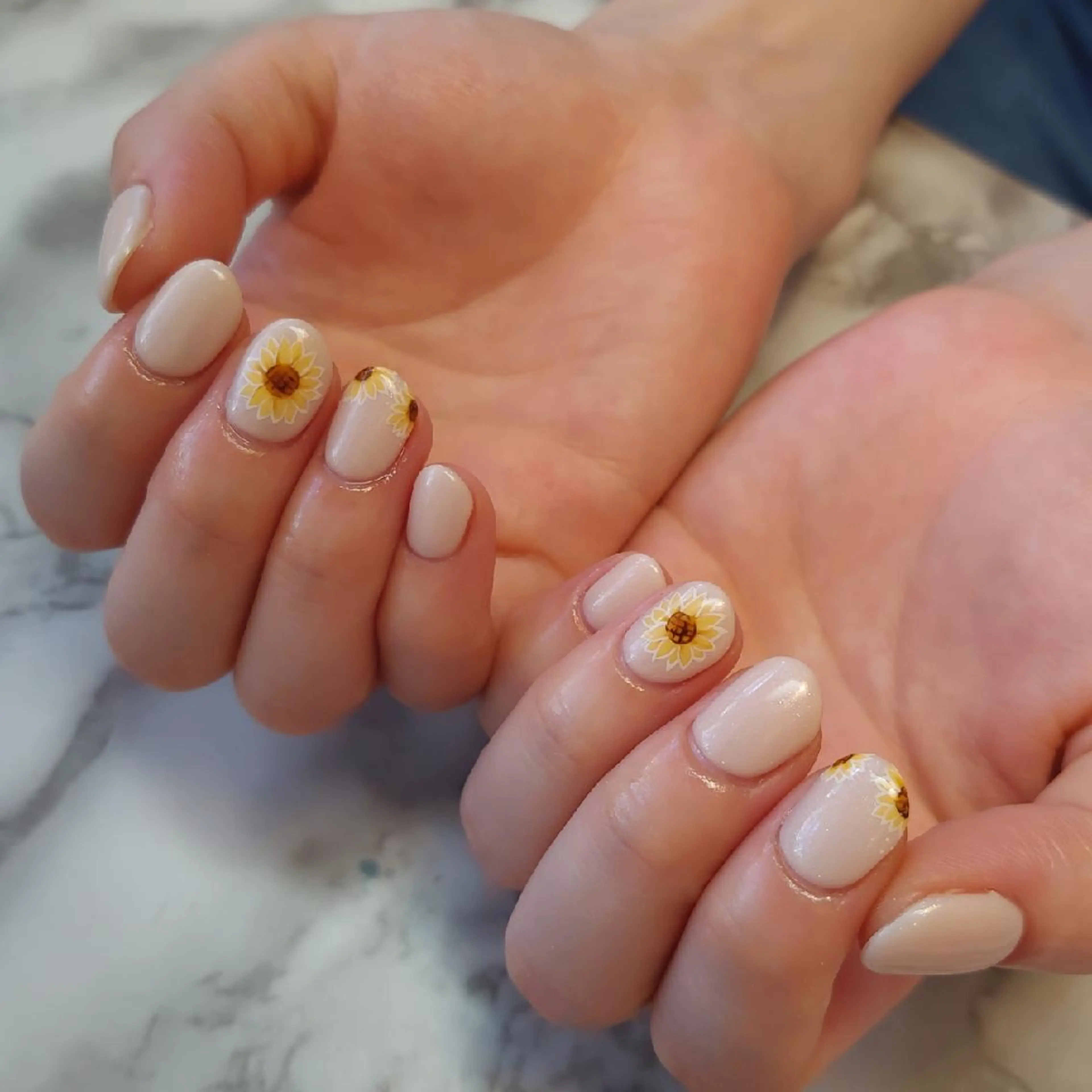 ネイル ジェヌインネイル 河内のネイルデザイン