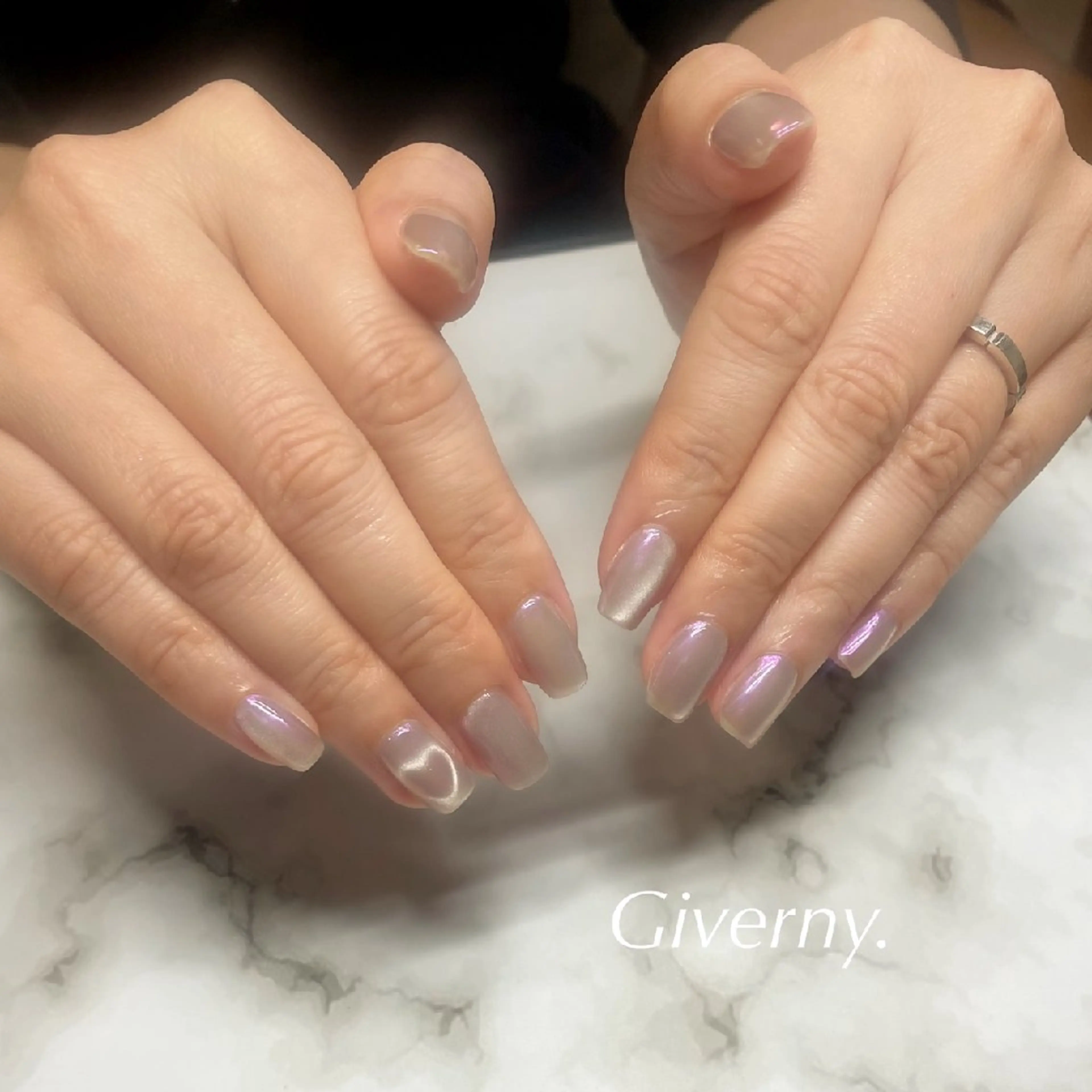 ネイル オーロラネイル マグネットネイル ハンドネイル Giverny .のネイルデザイン