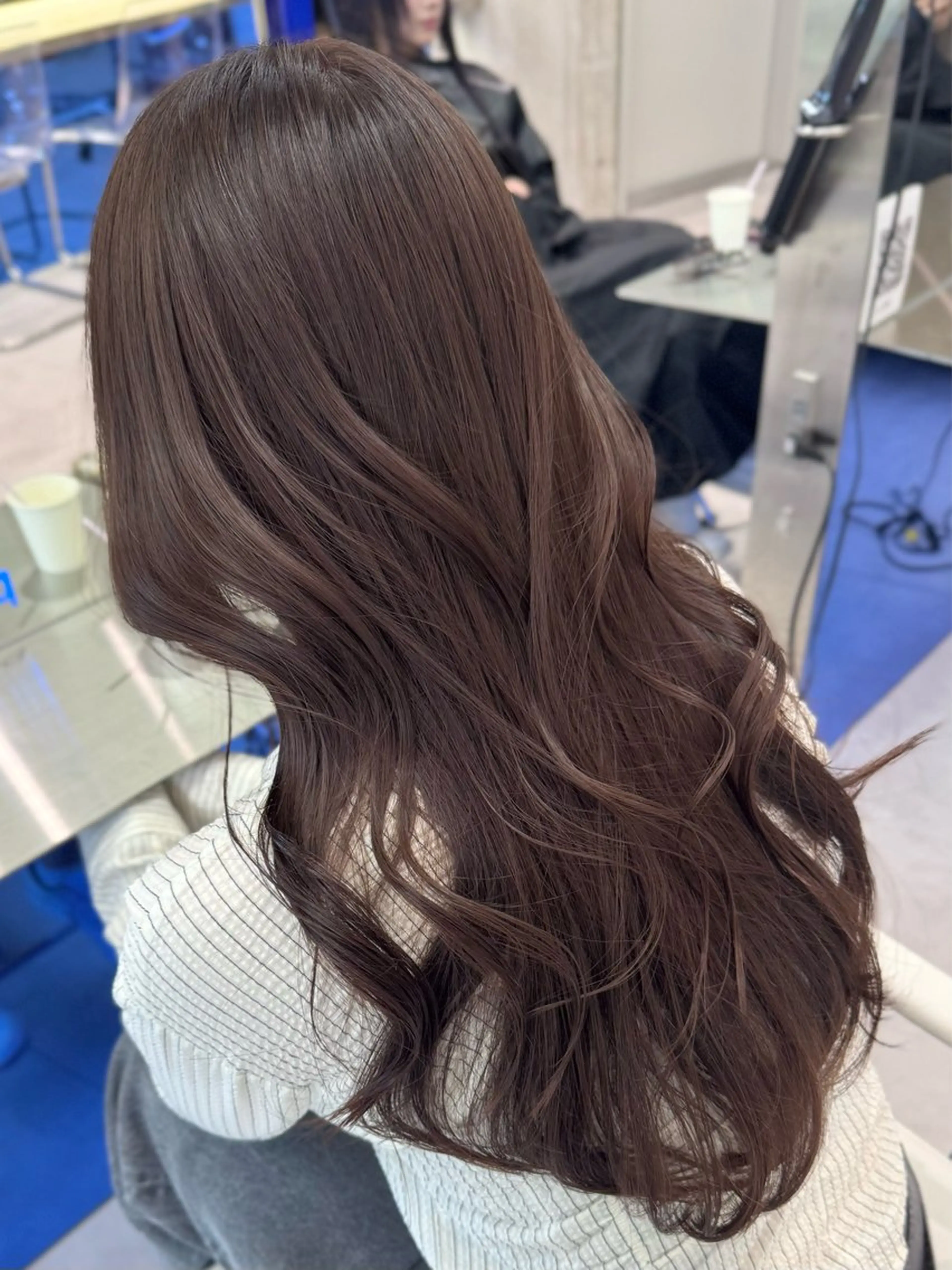 セミロング カラー アッシュ ベージュカラー 黒髪 ブリーチ ブルーカラー ヘアカラー ヒヤジョウ ユウナのヘアスタイル