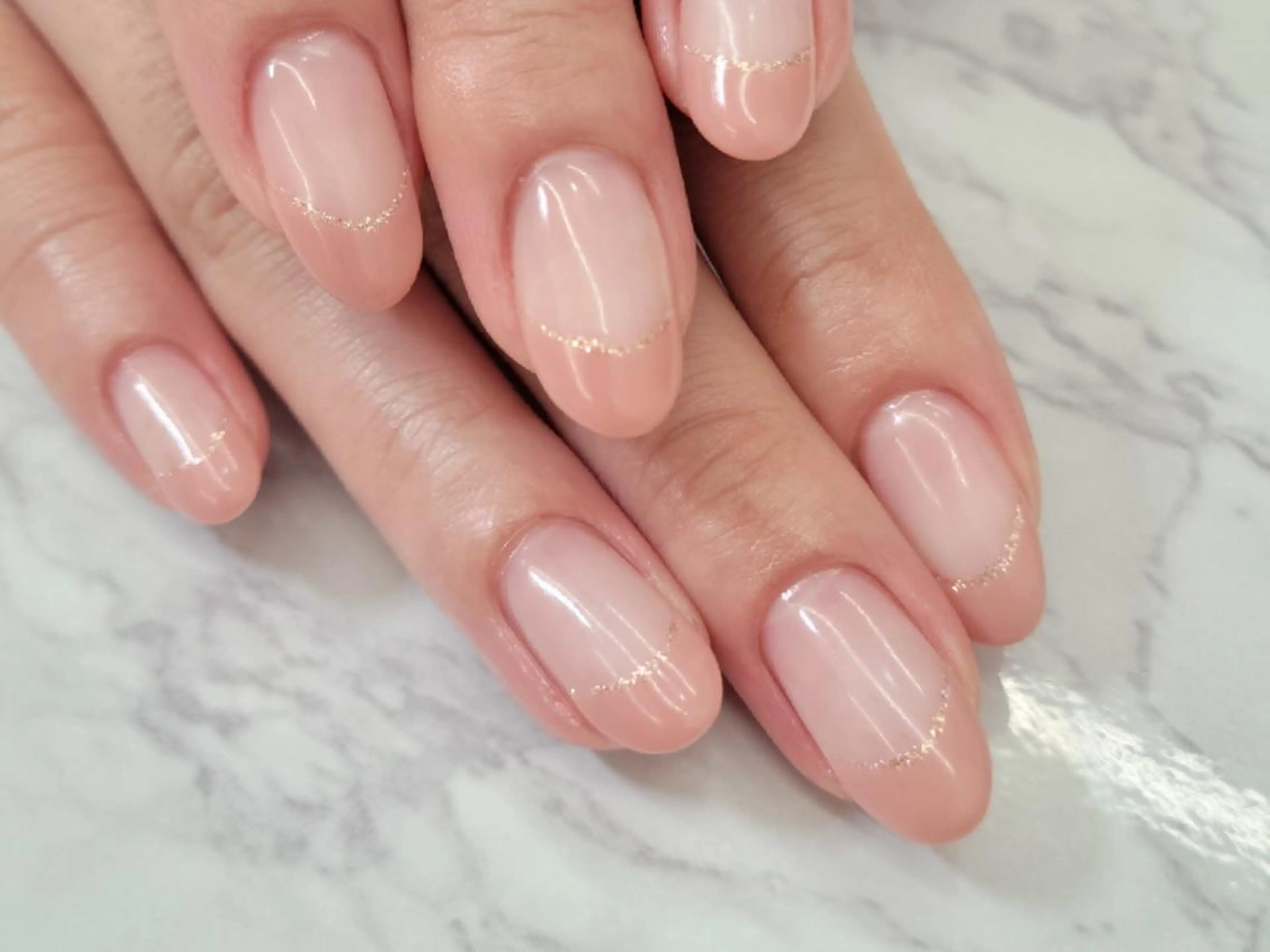 ネイル フレンチネイル ラメ(グリッター) オフィスネイル WHITELY みどりのネイルデザイン