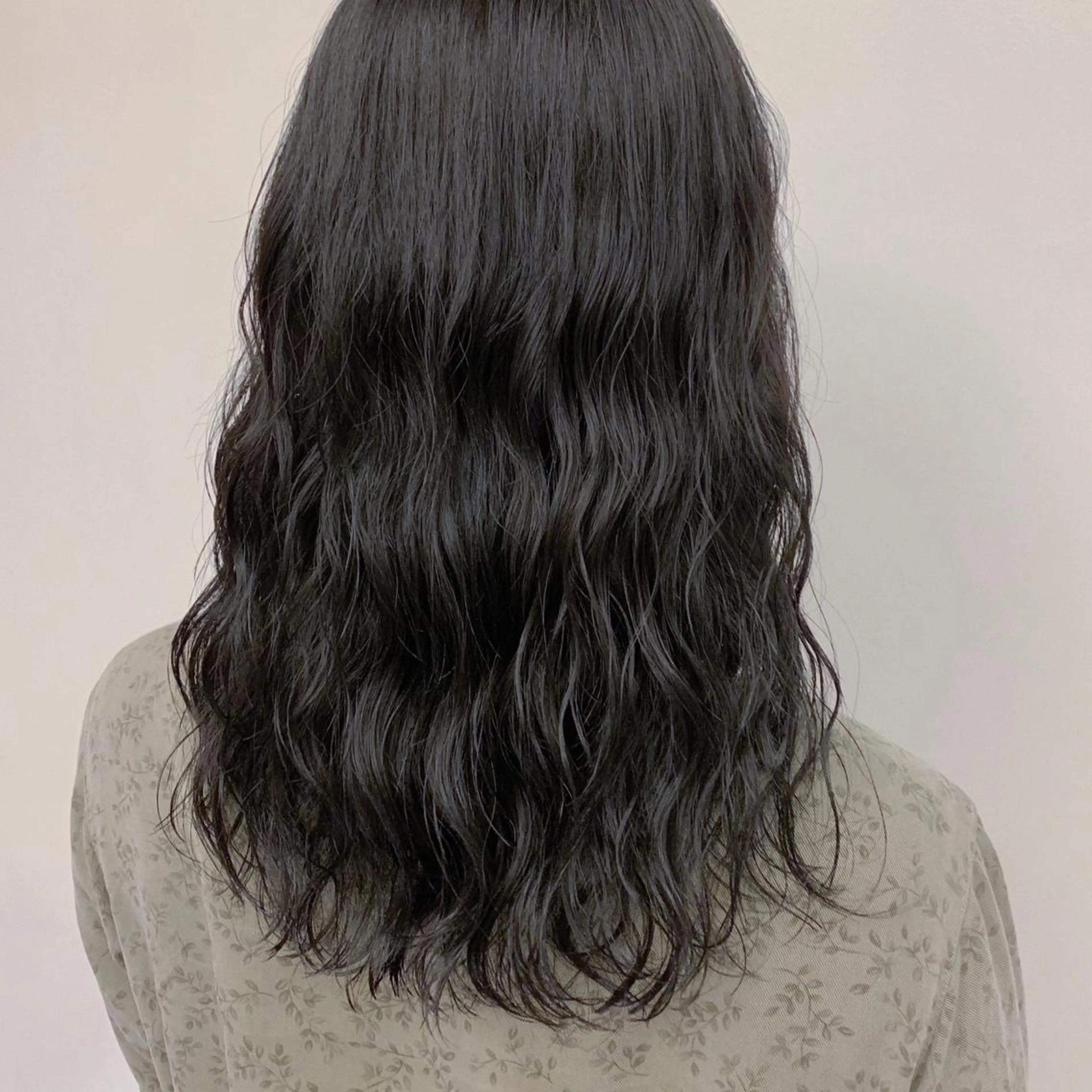 セミロング カラー パーマ ヘアアレンジ 黒髪 透明感カラー グレージュ カット ヘアカラー トリートメント 松田 亮葉のヘアスタイル